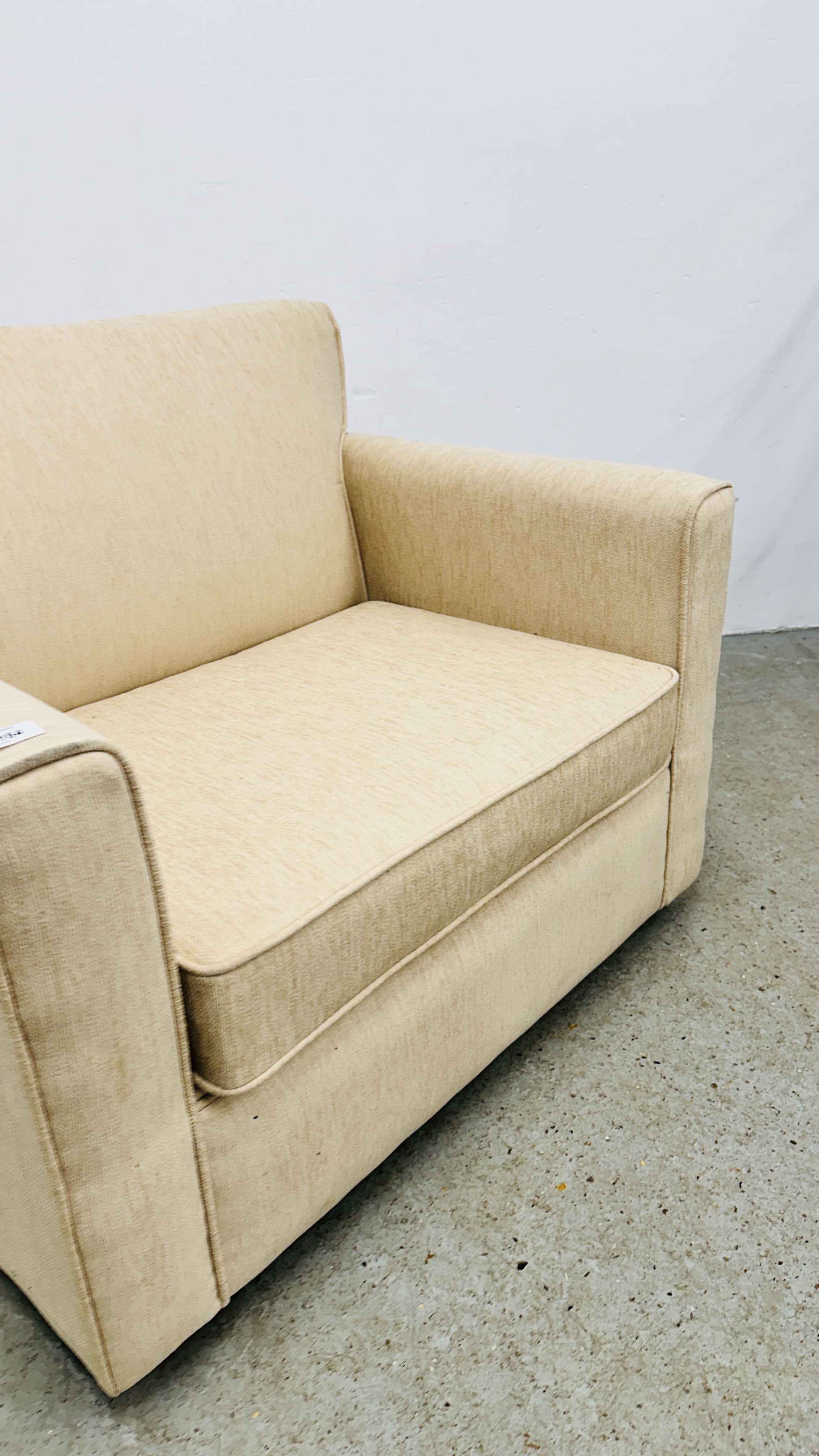 CREAM UPHOLSTERED ARM CHAIR / SOFA BED. - Image 4 of 12