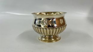 AN ANTIQUE VICTORIAN SILVER BOWL, LONDON ASSAY 1900 - H 7CM - DIAM 11CM.