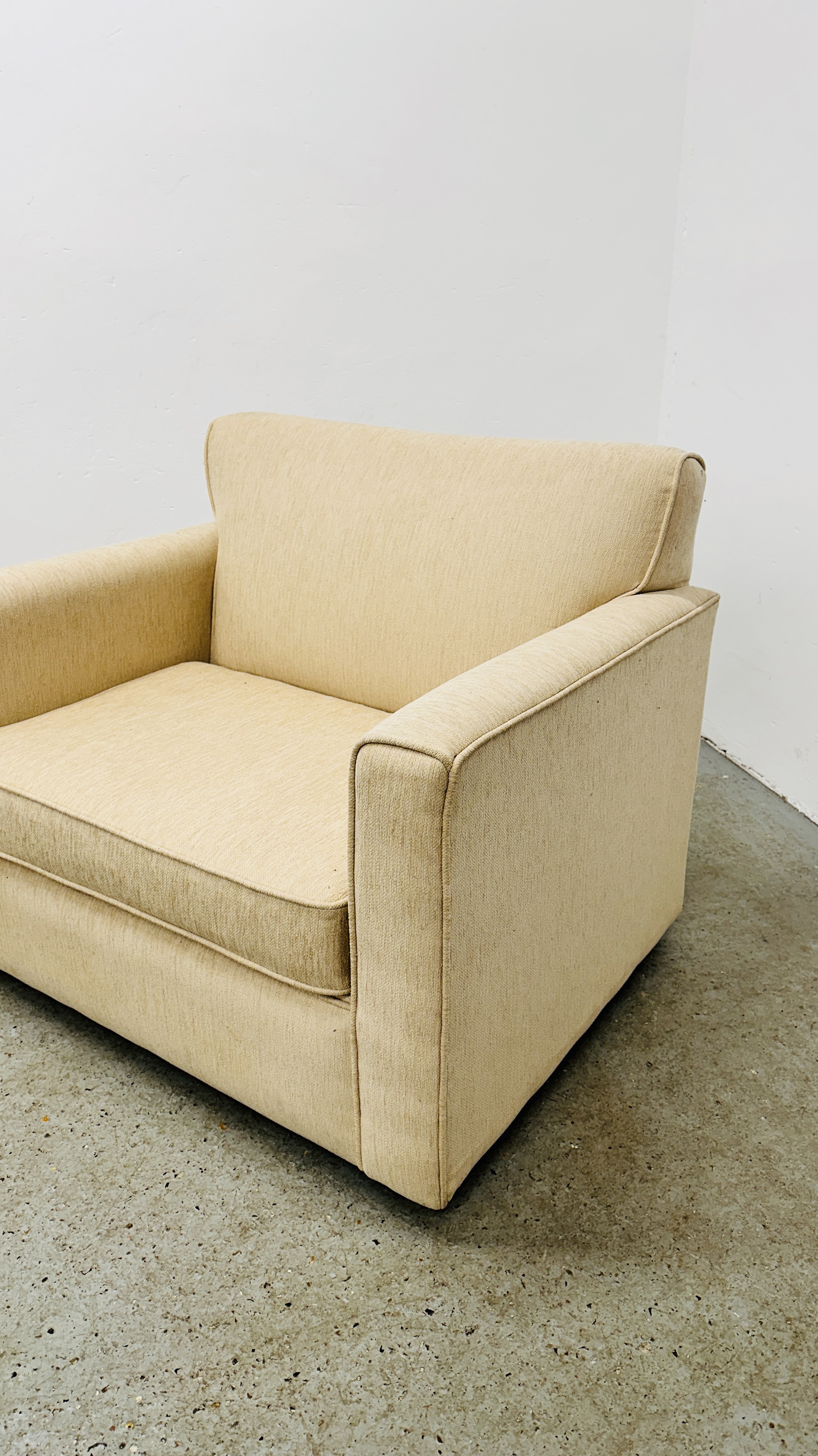 CREAM UPHOLSTERED ARM CHAIR / SOFA BED. - Image 5 of 12