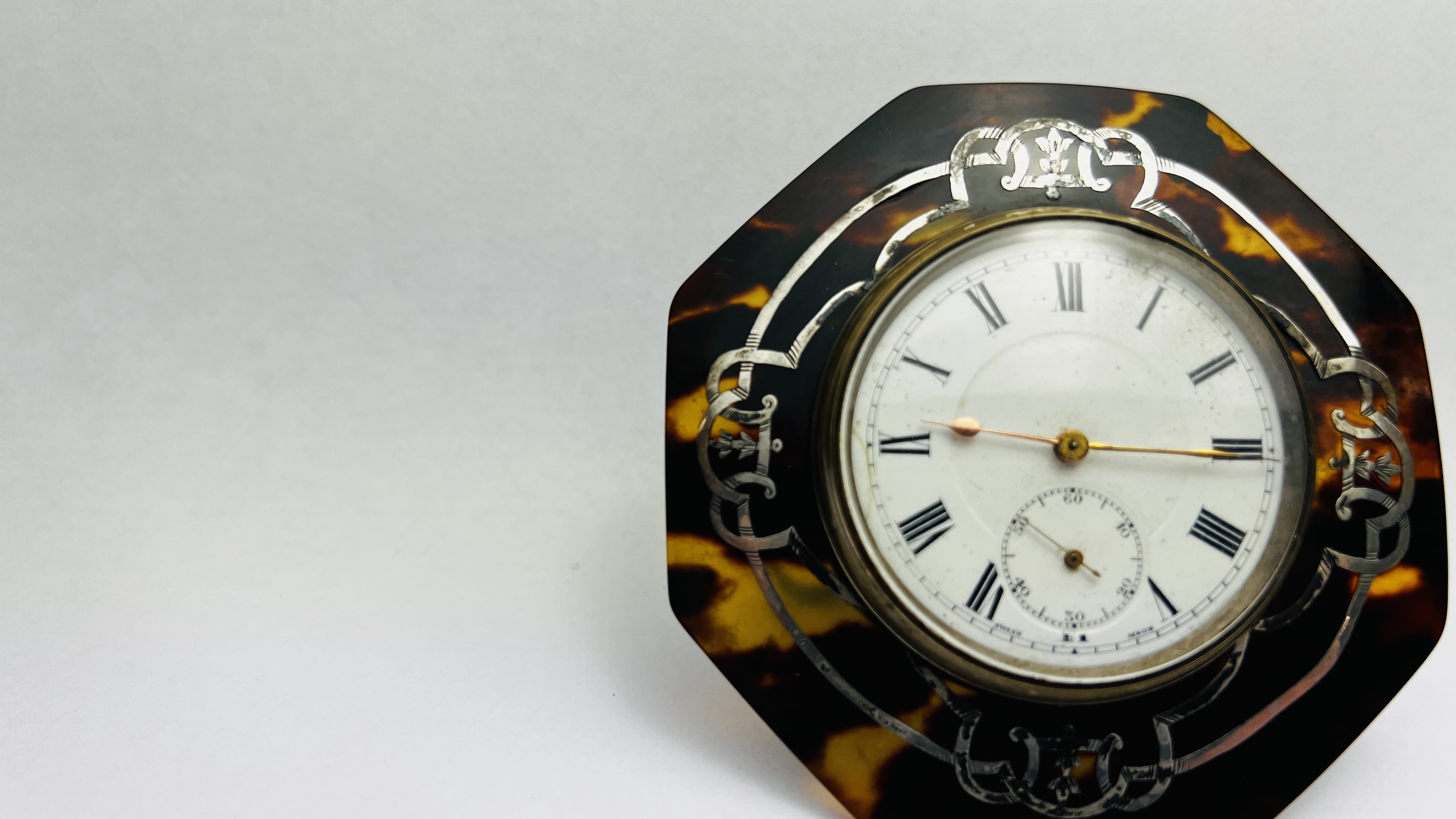 A SILVER INLAID TORTOISESHELL DRESSING TABLE CLOCK - W 8CM. - Image 6 of 10