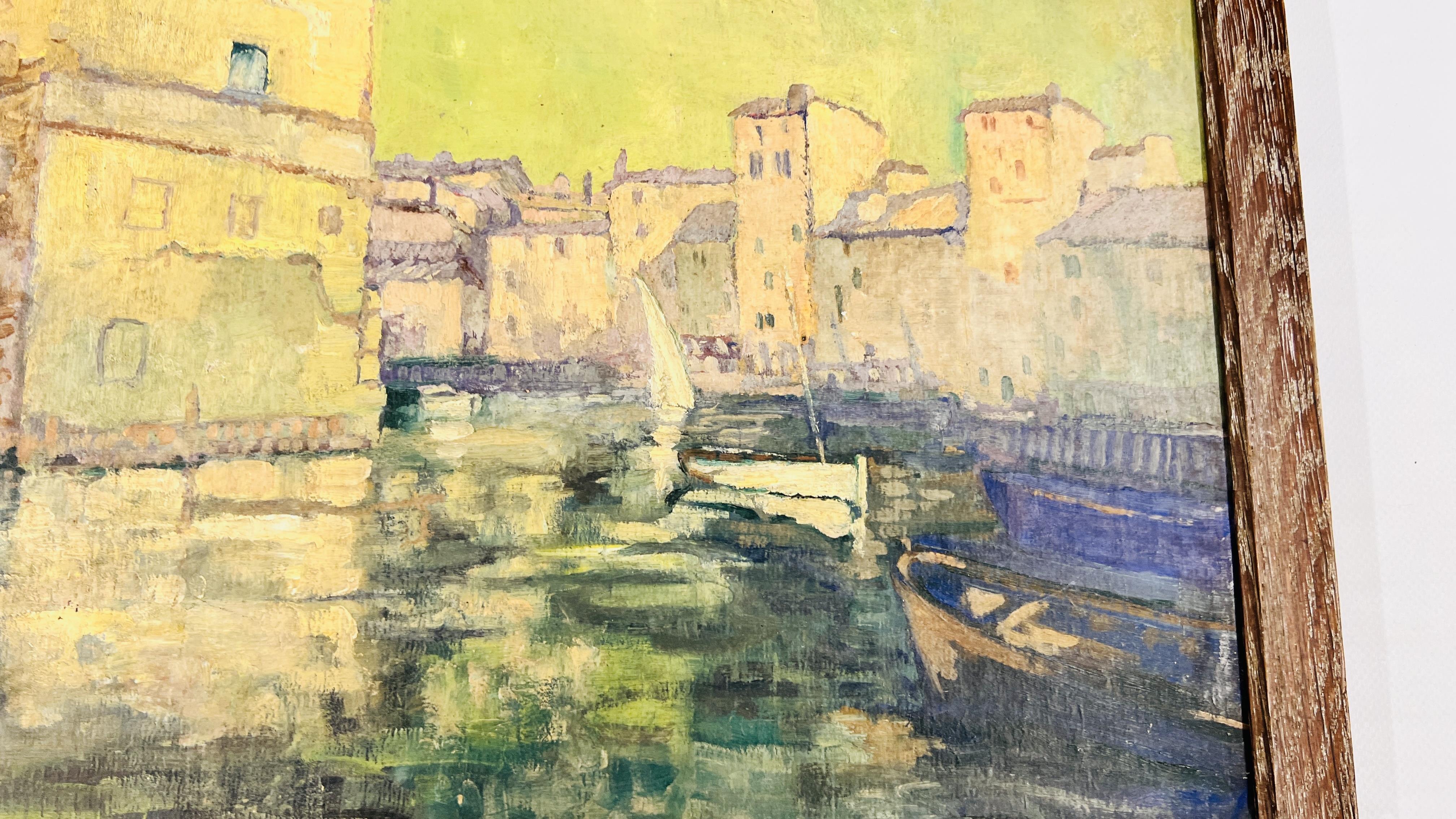 A C20TH ABSTRACT OIL ON BOARD OF HARBOUR SCENE 42CM X 34CM - NO SIGNATURE. - Image 4 of 5