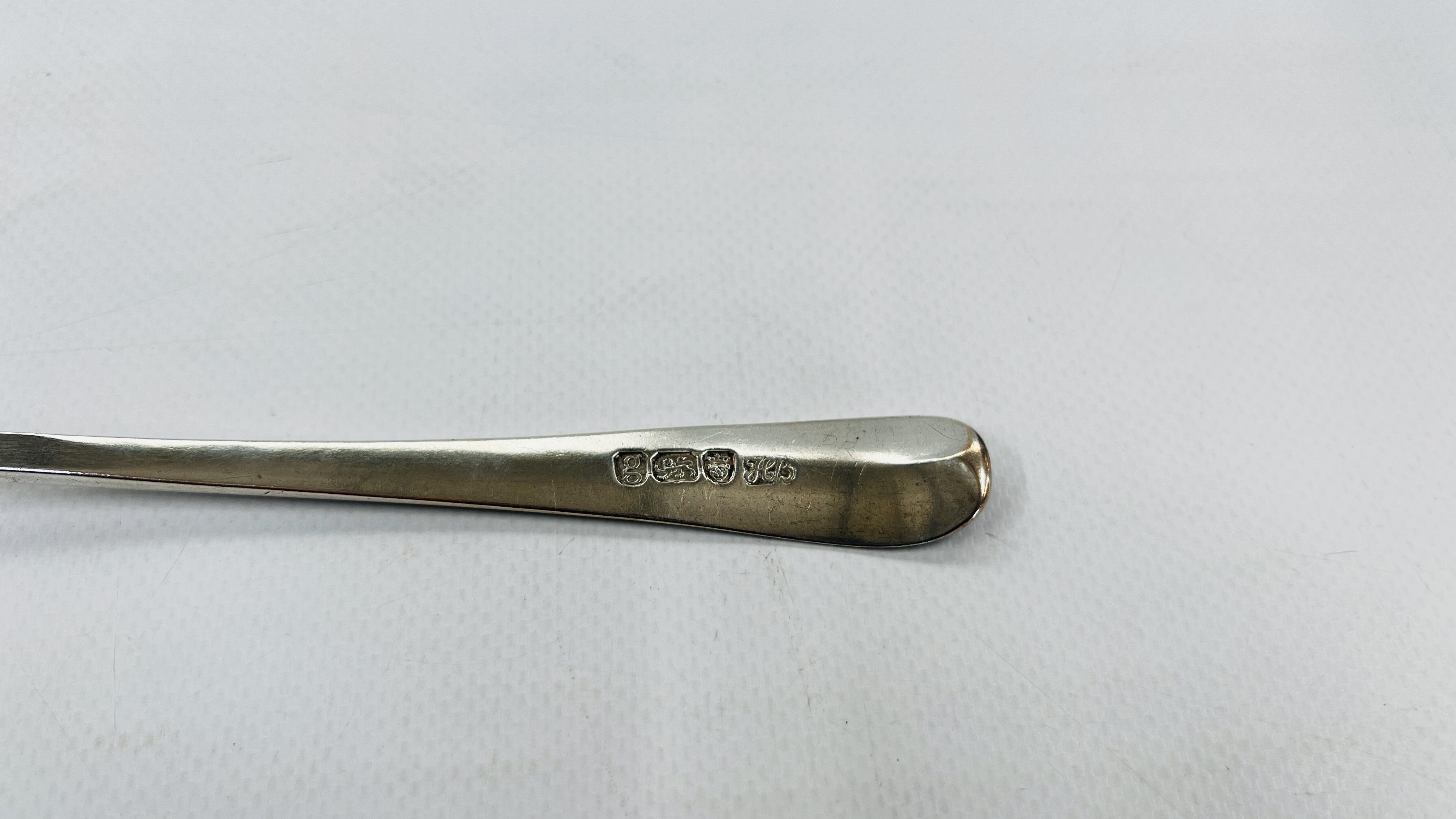 AN ANTIQUE SILVER SPOON, LONDON ASSAY 1782 MAKER HESTER BATEMAN L 22.5CM. - Image 7 of 9