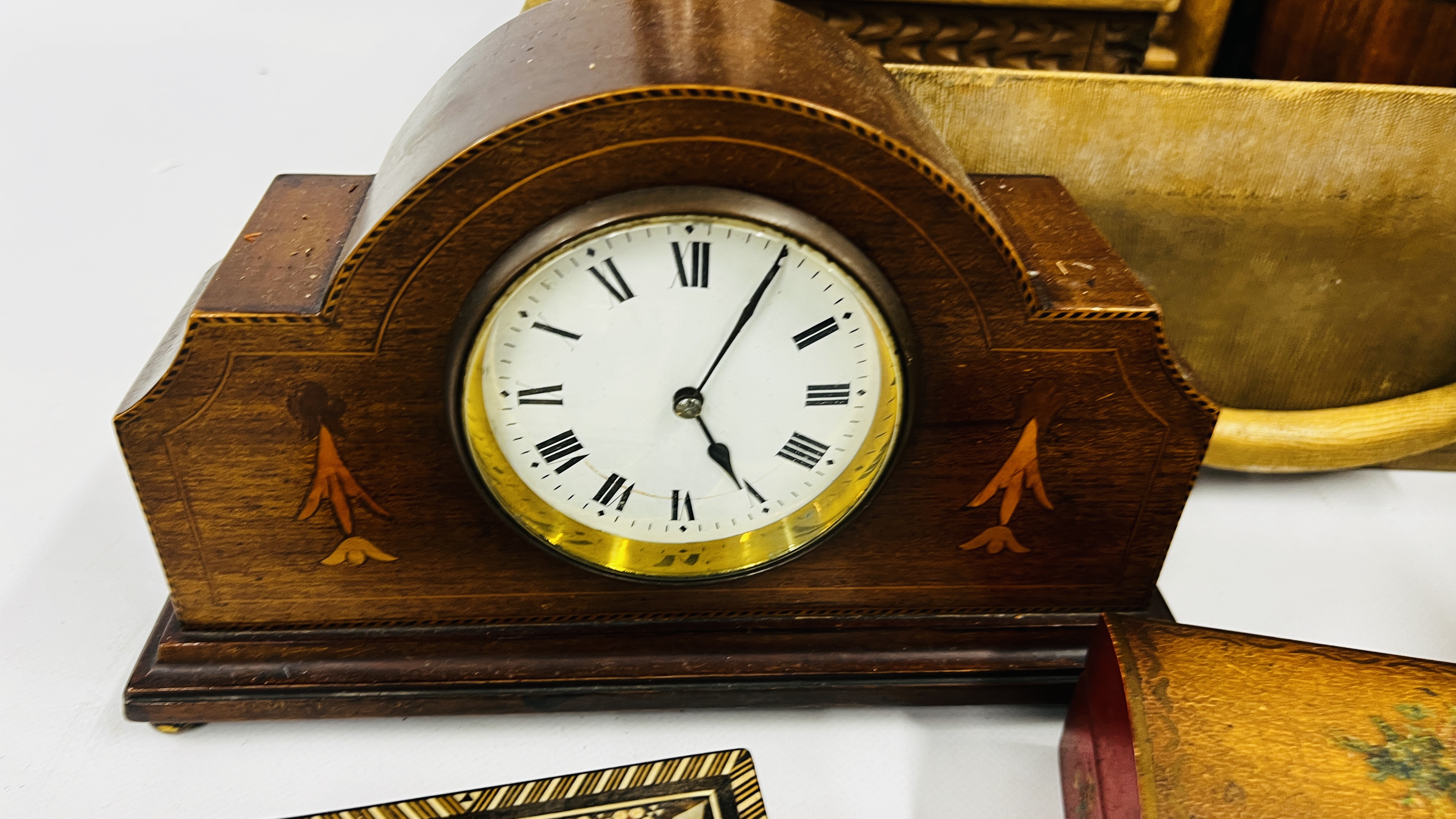 A VINTAGE SUITCASE AND CONTENTS TO INCLUDE VARIOUS COLLECTIBLES, BAMBOO LETTER RACK, - Image 4 of 9