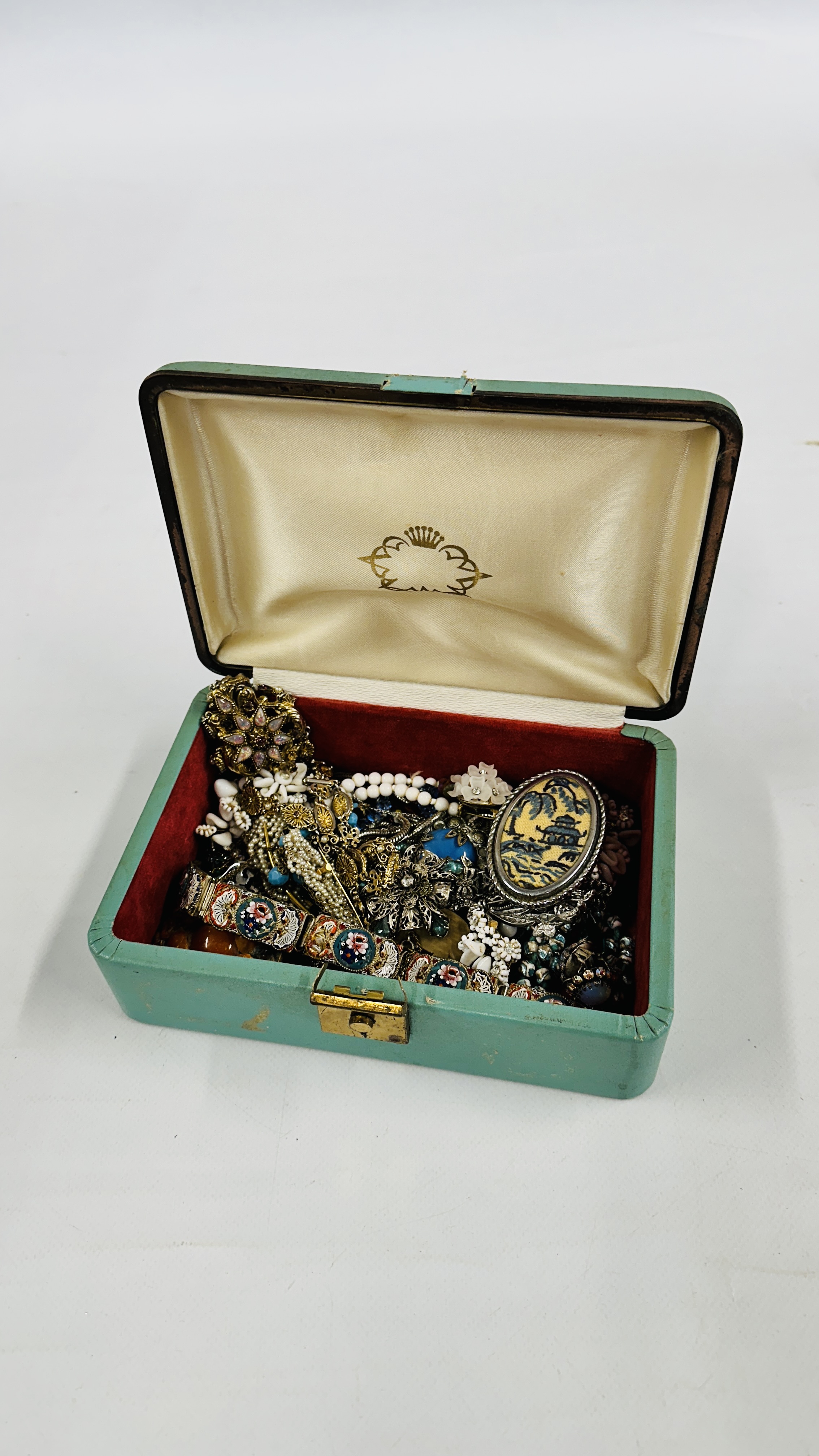 A VINTAGE JEWELLERY BOX WITH MOSAIC BRACELET, BROOCHES, NECKLACES AND A MARCASITE WATCH.