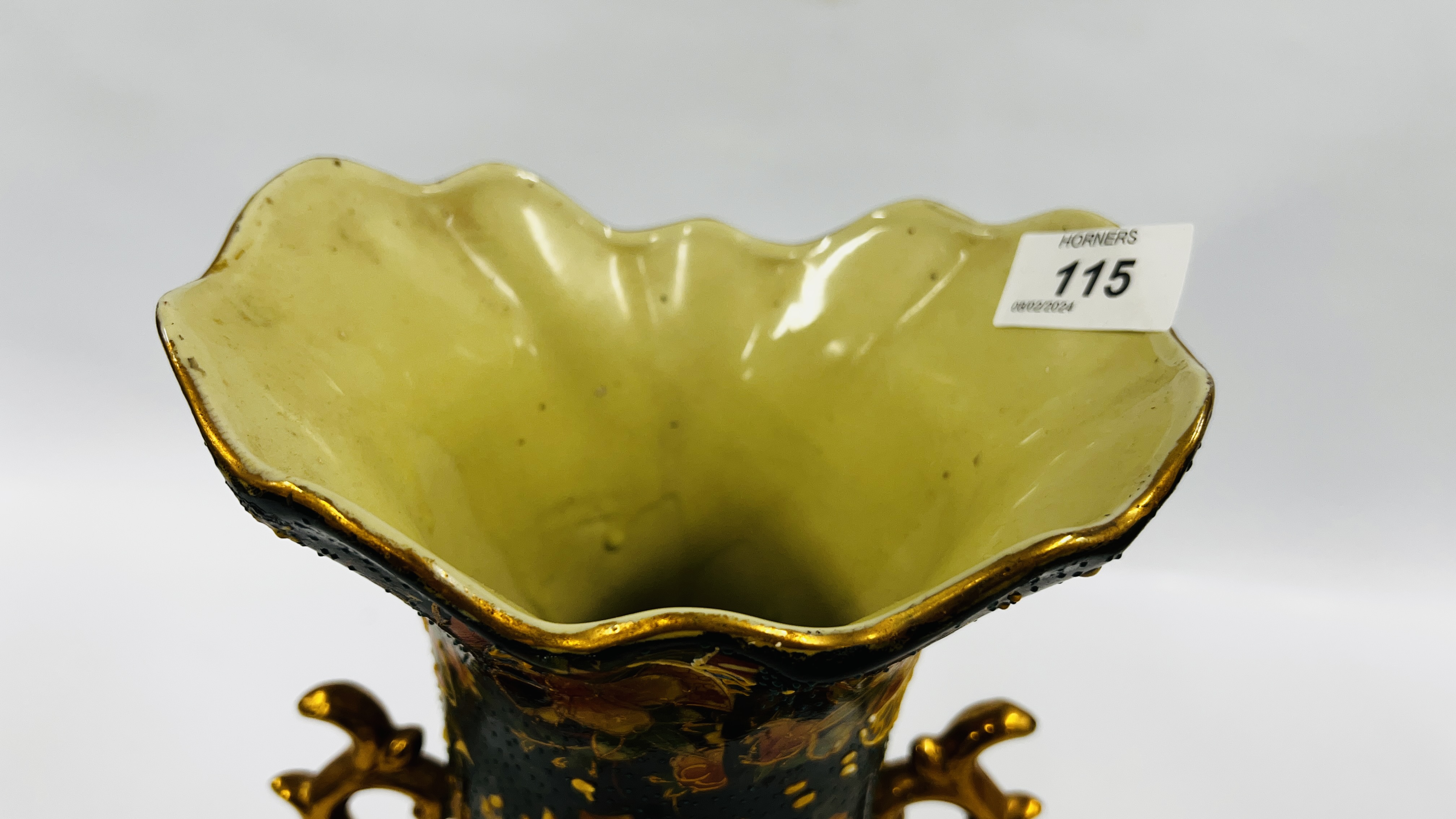 A LARGE REPRODUCTION ORIENTAL TWO HANDLED VASE. - H 60CM. - Image 2 of 13