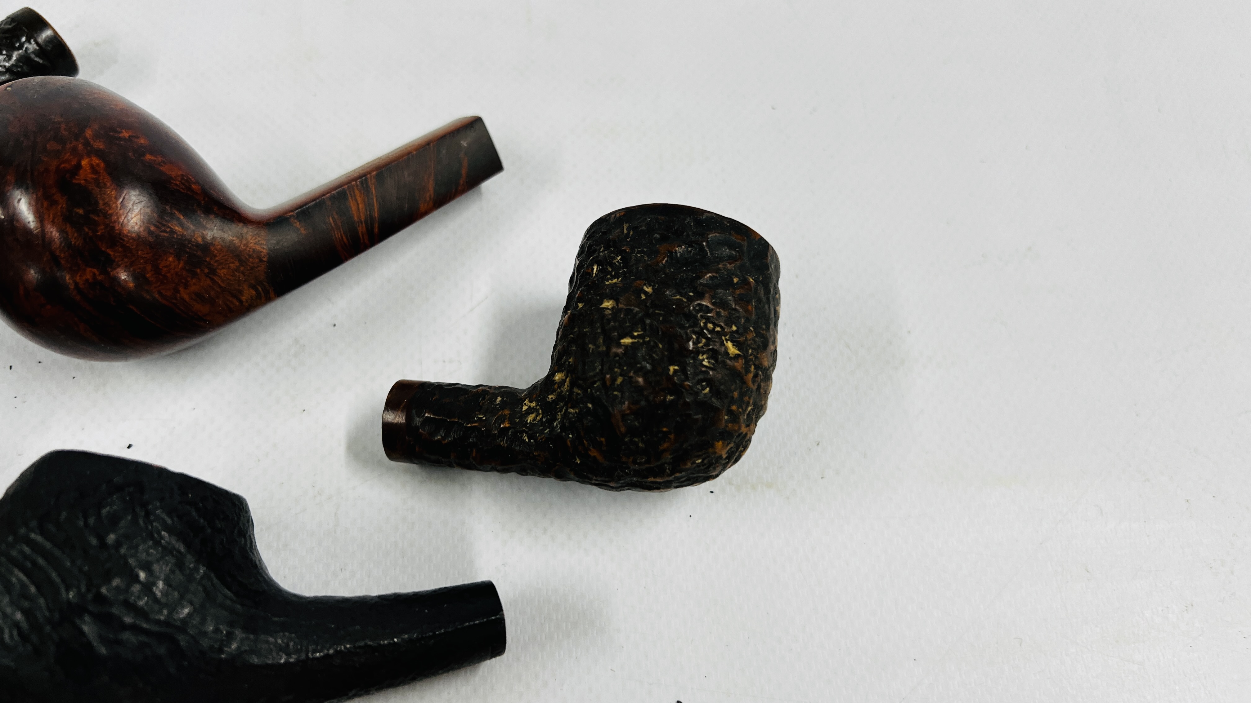 A GROUP OF 8 VINTAGE TOBACCO SMOKING PIPES (NO STEMS) TO INCLUDE BRIAR WOOD EXAMPLES & EXAMPLES - Image 4 of 9