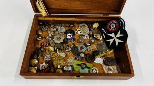 LARGE GROUP OF ENAMEL BADGES AND BUTTONS INCLUDING MILITARY, ST JOHNS AMBULANCE,