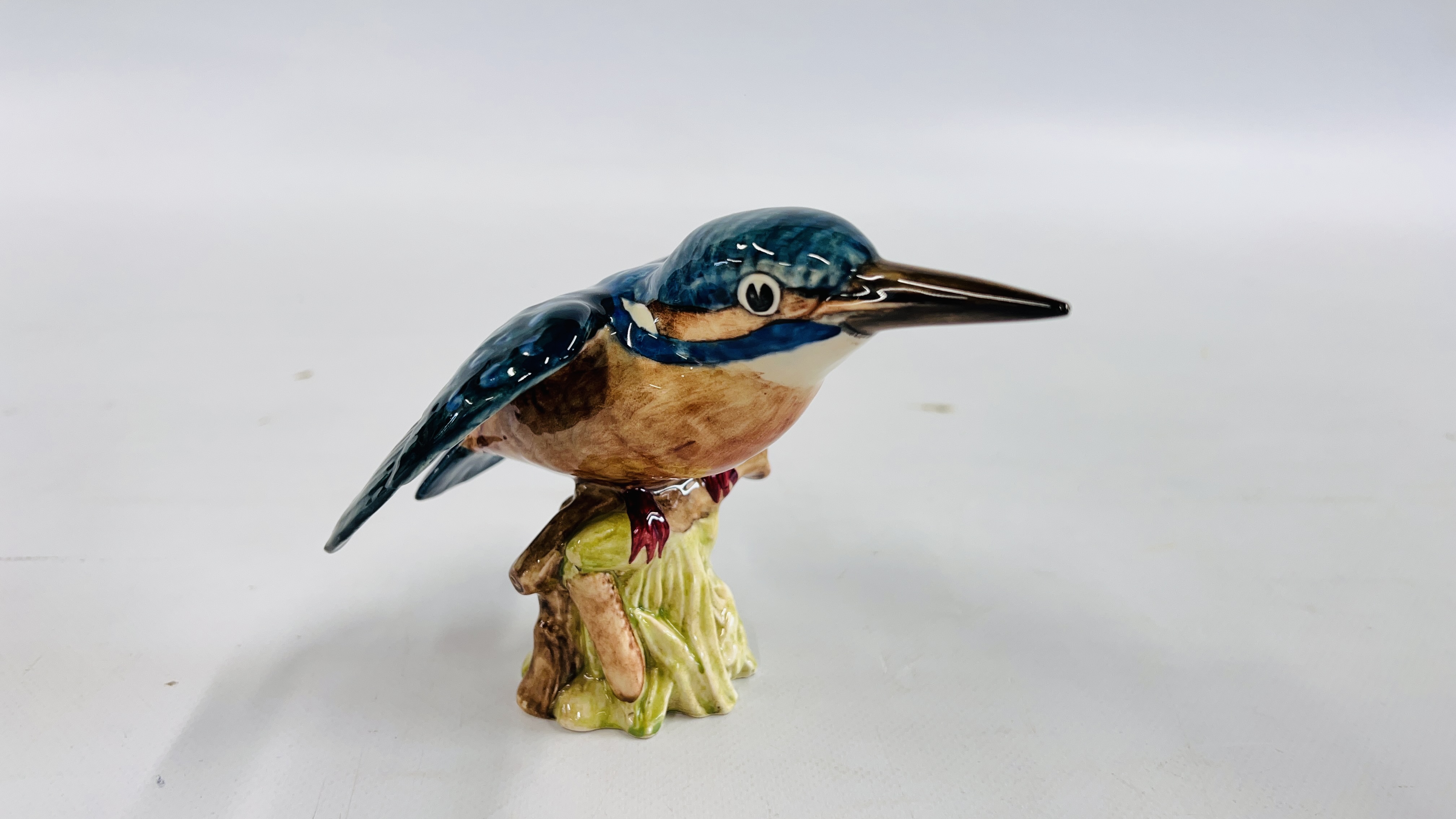 A BESWICK KINGFISHER FIGURE 2371 GLOSS FINISH - H 11.5CM. - Image 5 of 8