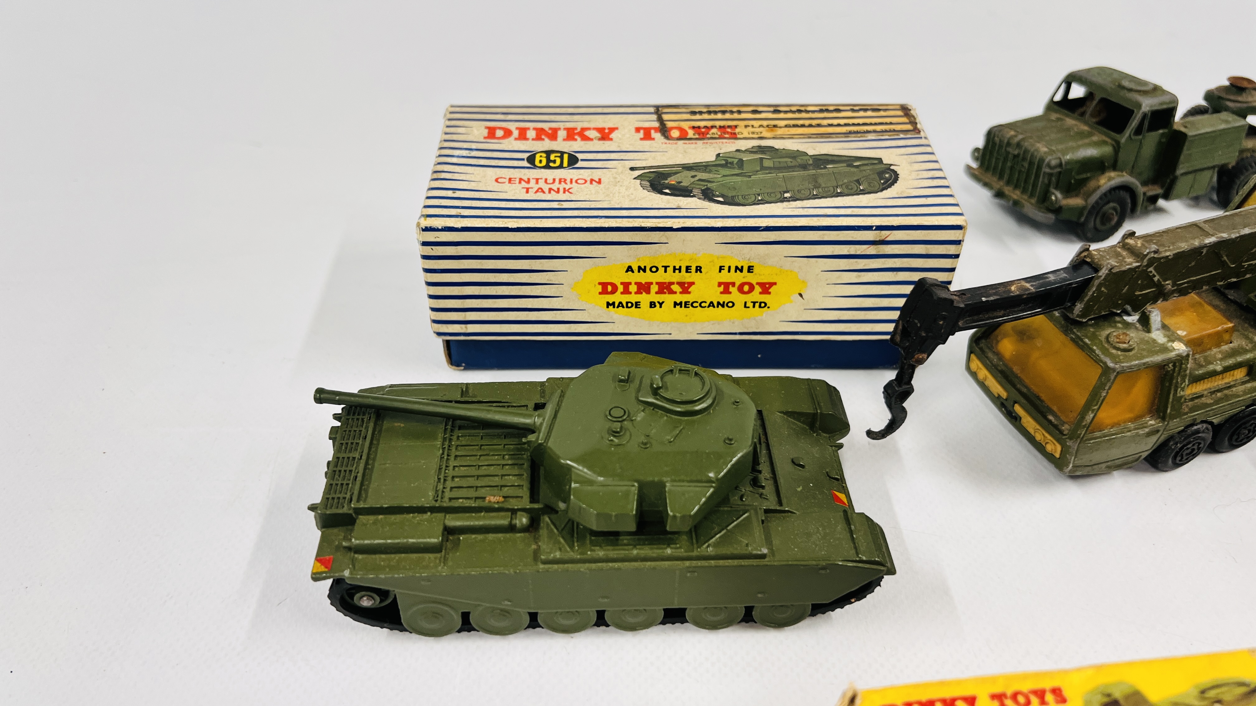 A GROUP OF VINTAGE DINKY DIE-CAST MILITARY VEHICLES TO INCLUDE A CHEFTAIN TANK, CENTURION TANK, - Image 8 of 14