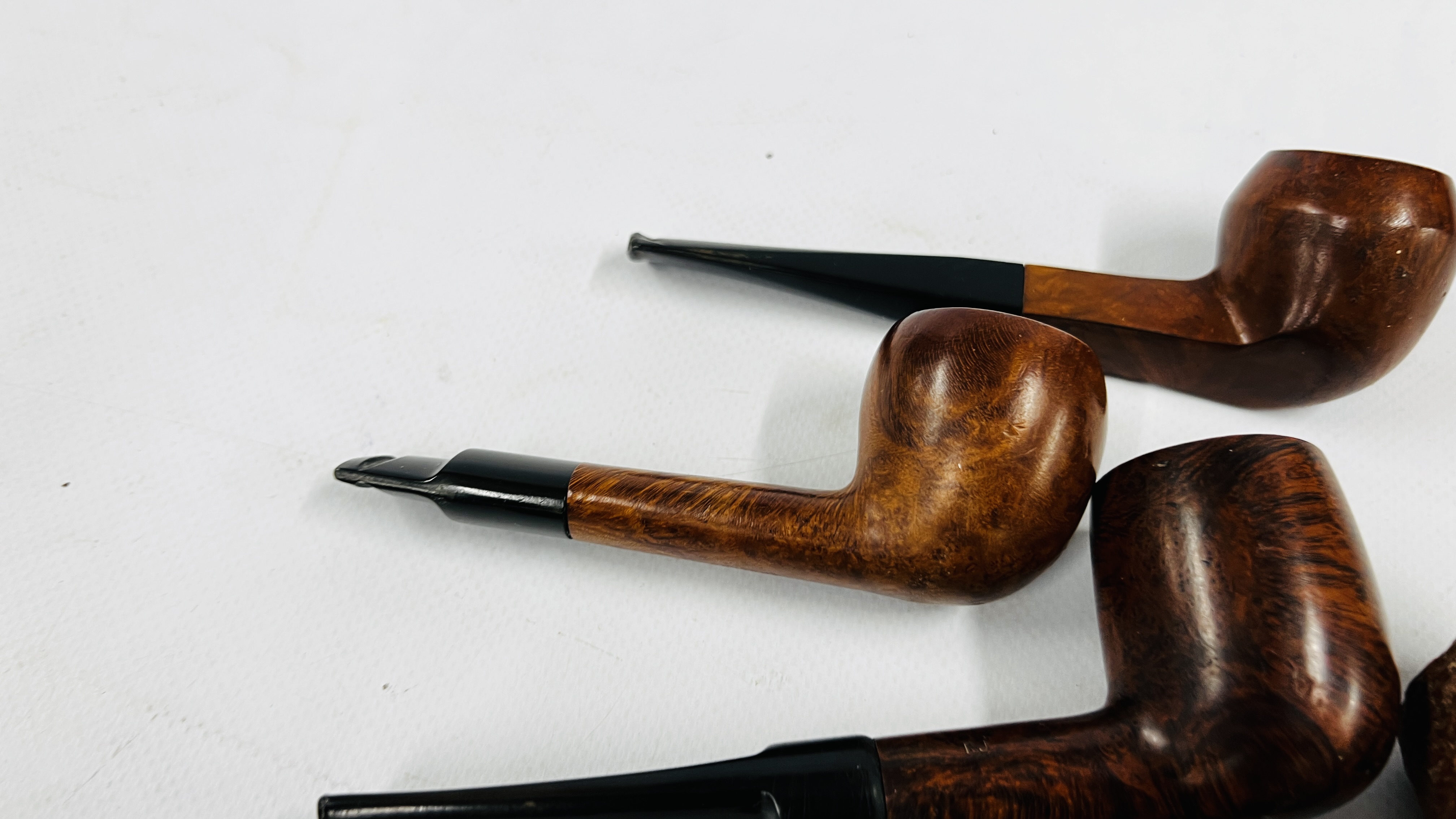 A GROUP OF 5 VINTAGE TOBACCO SMOKING PIPES TO INCLUDE EXAMPLES MARKED F & T, HARDCASTLE ETC. - Image 8 of 12