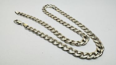 A FLAT LINK CURB CHAIN MARKED 925 L 50CM.