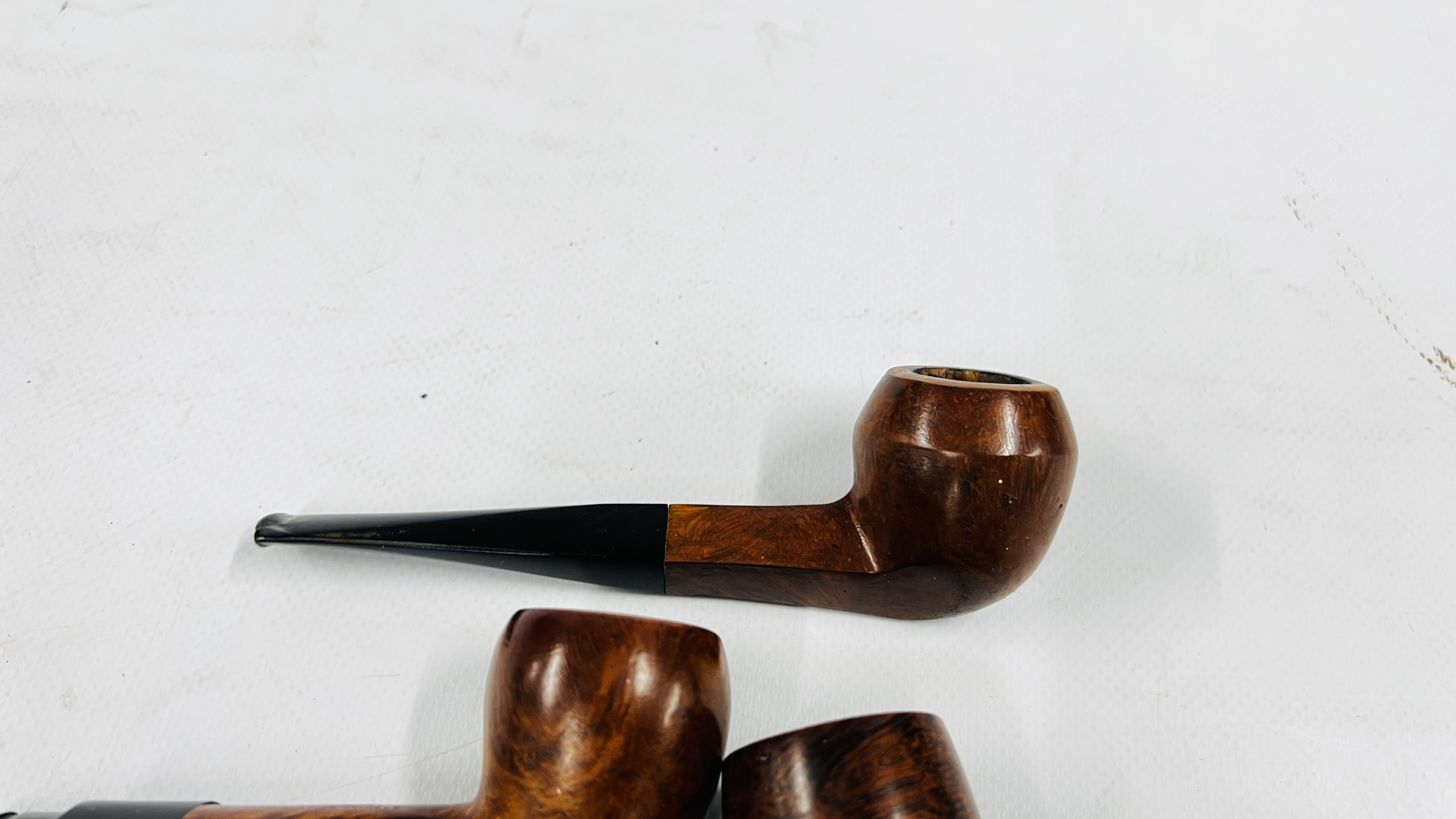 A GROUP OF 5 VINTAGE TOBACCO SMOKING PIPES TO INCLUDE EXAMPLES MARKED F & T, HARDCASTLE ETC. - Image 7 of 12