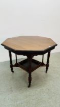 AN EDWARDIAN MAHOGANY OCTAGONAL OCCASIONAL TABLE WITH LOWER GALLERIED TIER - W 89CM.