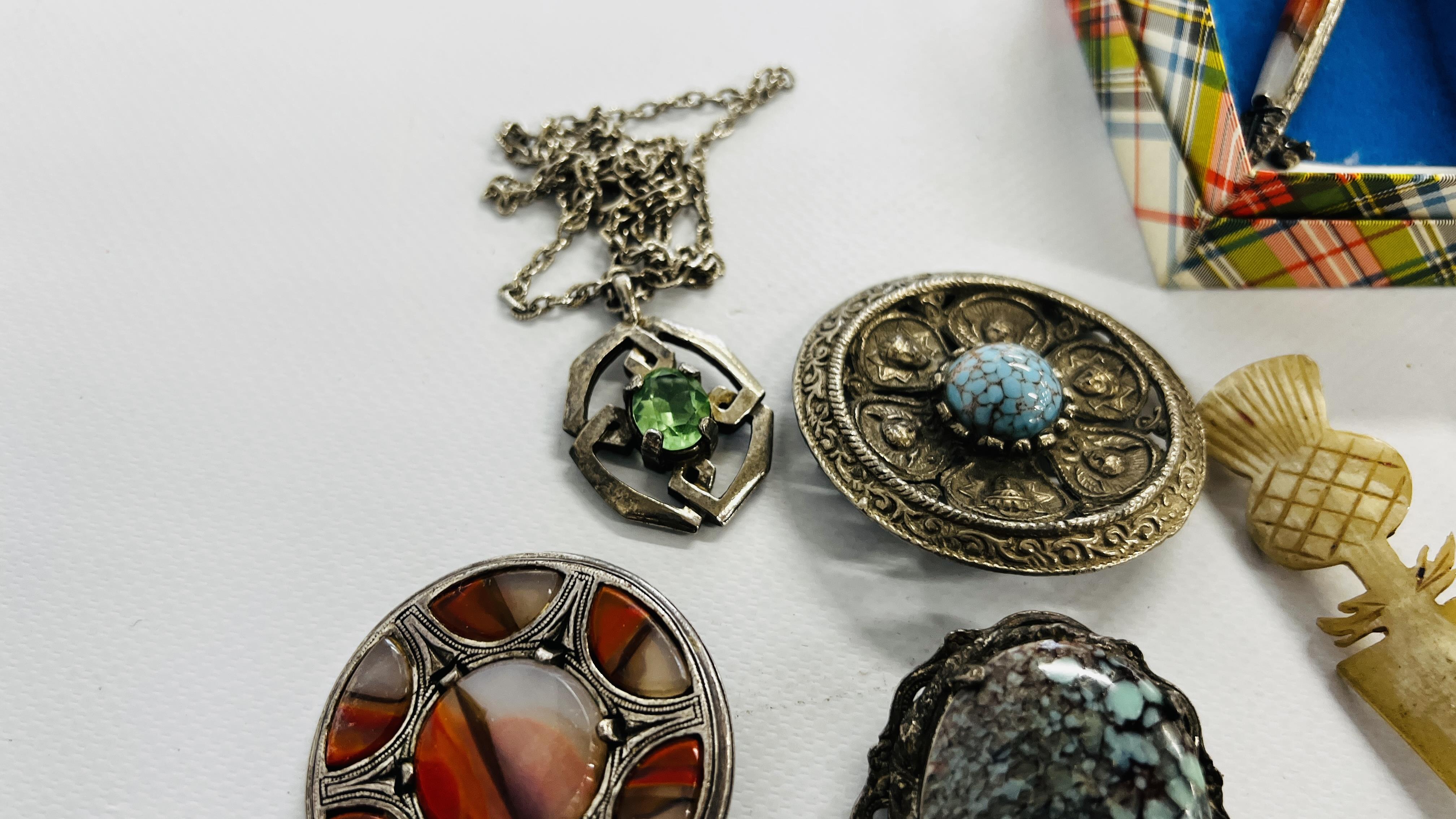 COLLECTION OF 'MIRACLE' & SCOTTISH JEWELLERY TO INCLUDE PENDANTS AND BROOCHES. - Image 3 of 6
