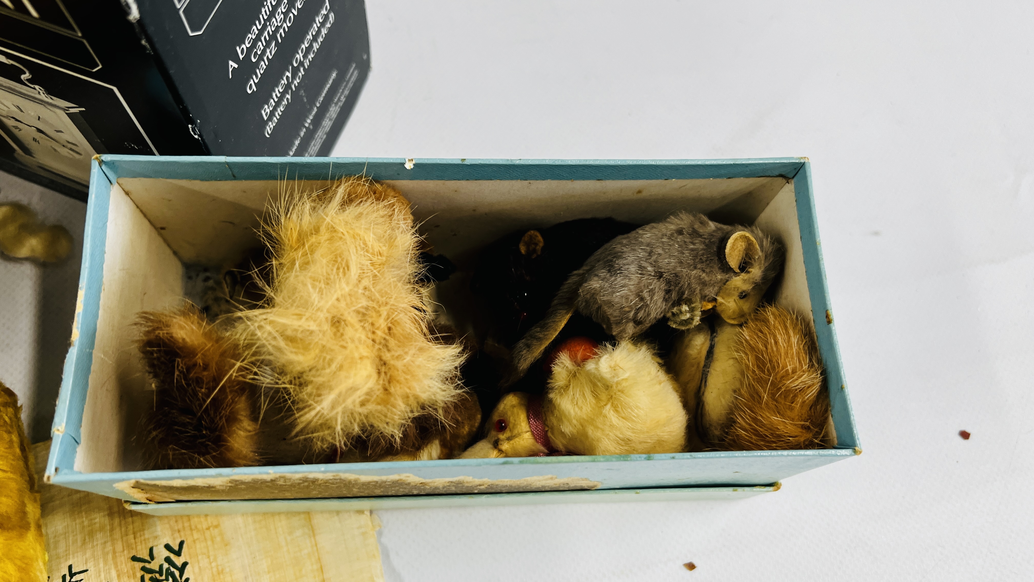 A BOX OF COLLECTABLES TO INCLUDE FRAMED SILKS, PLAYING CARDS AND DARTS, VINTAGE TEDDY BEAR, - Image 4 of 13