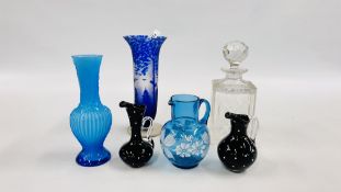 A GROUP OF GLASSWARE TO INCLUDE A HEAVY CUT GLASS CRYSTAL DECANTER,