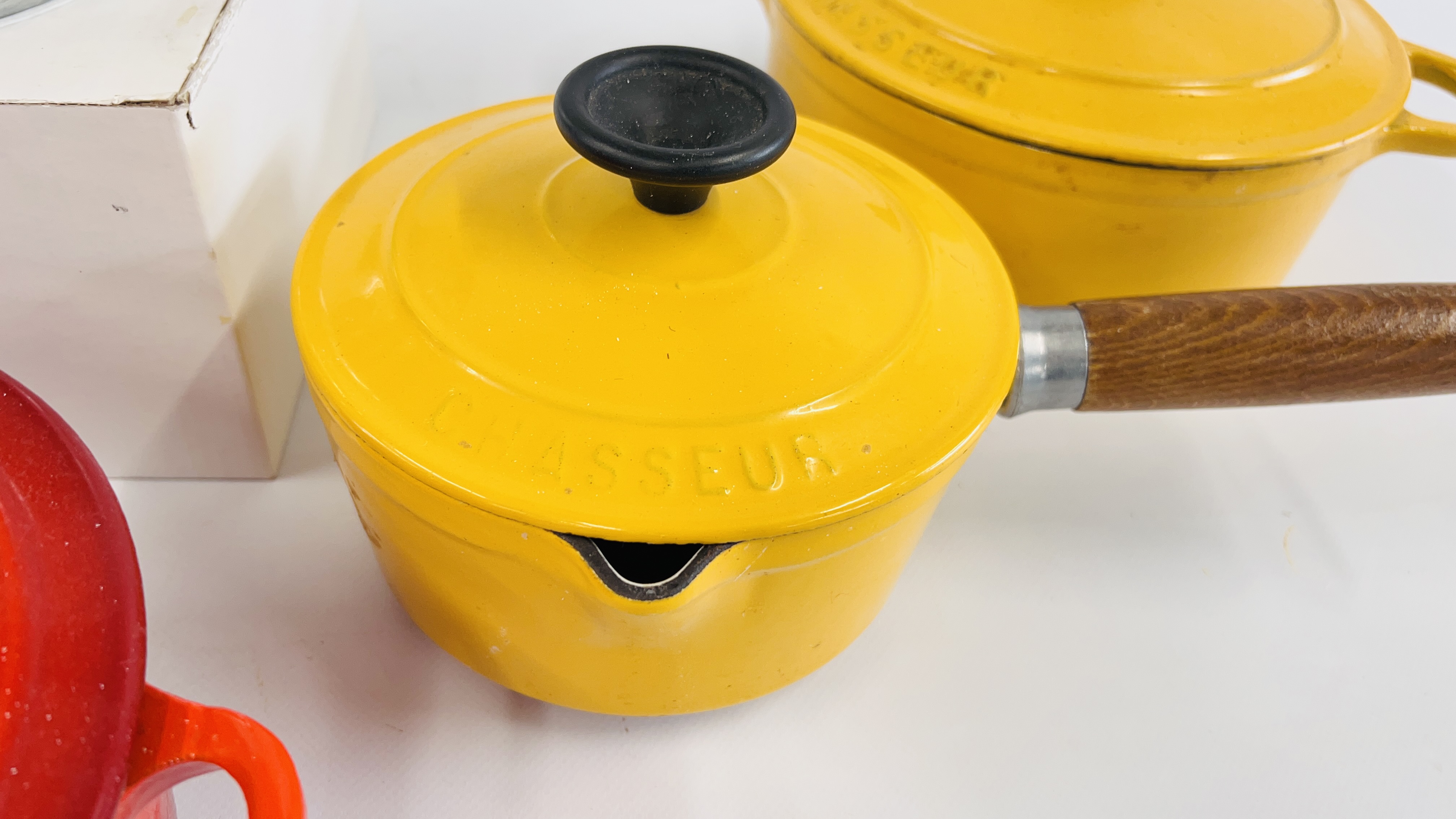 3 X LE CREUSET CAST PANS ALONG WITH A STAINLESS STEEL STEAMER. - Image 4 of 6