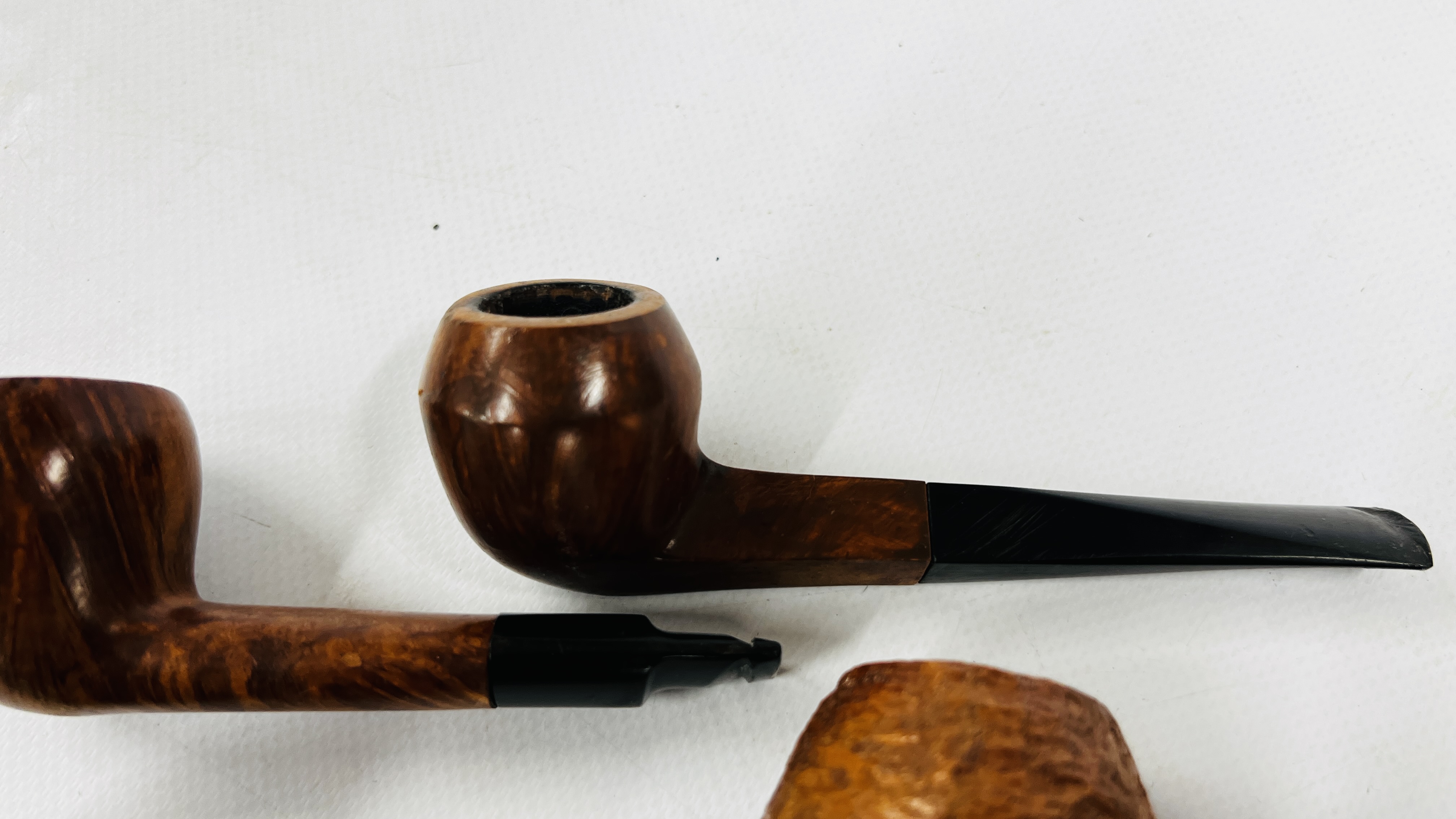 A GROUP OF 5 VINTAGE TOBACCO SMOKING PIPES TO INCLUDE EXAMPLES MARKED F & T, HARDCASTLE ETC. - Image 5 of 12