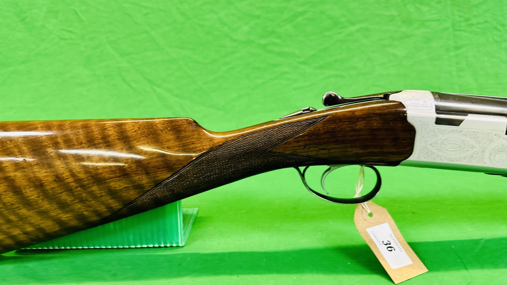 BERETTA 12 GAUGE OVER AND UNDER SHOTGUN #B270195B, MODEL S56E, 28" BARRELS, - Bild 3 aus 16