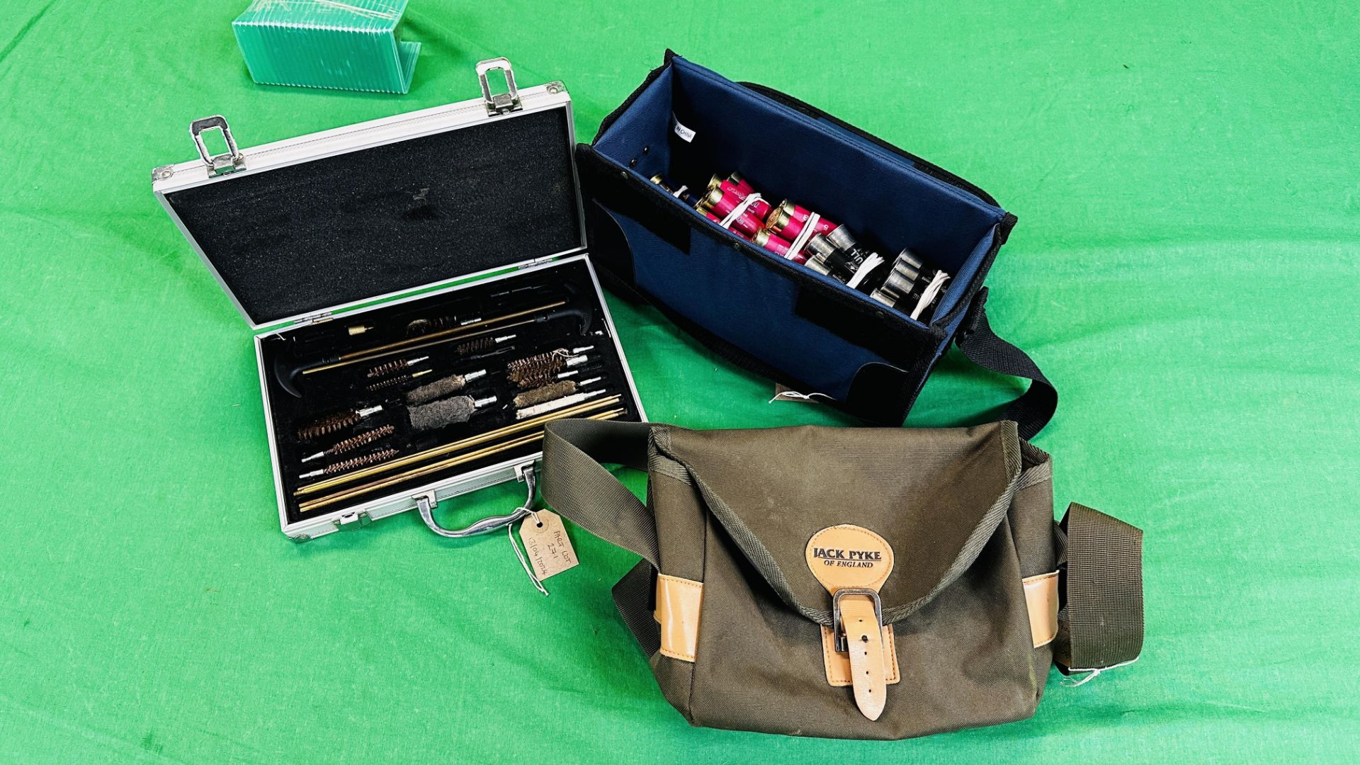 GMK CARTRIDGE BAG CONTAINING 109 X VARIOUS 12 GAUGE CARTRIDGES,