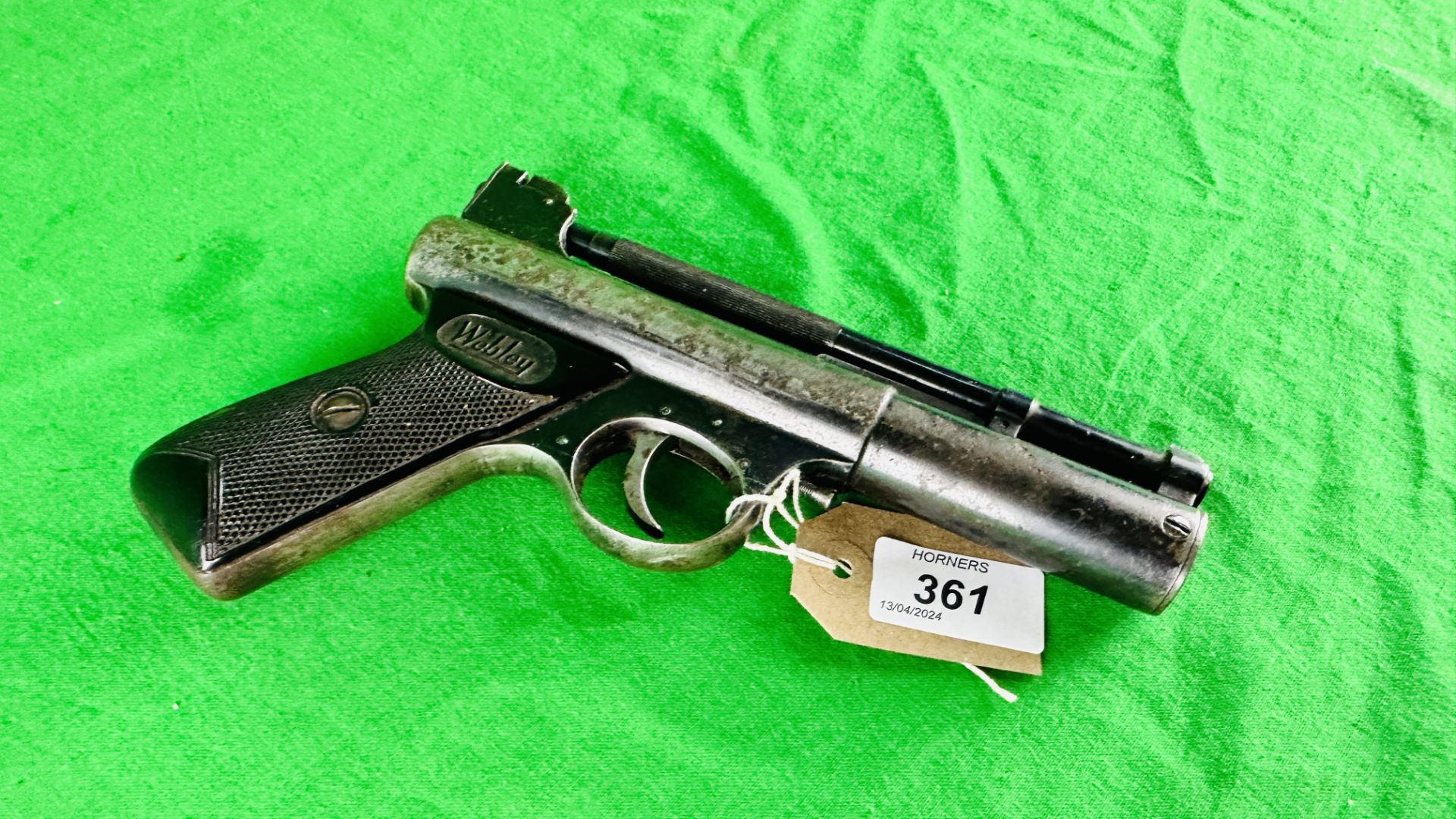 A WEBLEY MK 1 . - Bild 9 aus 12