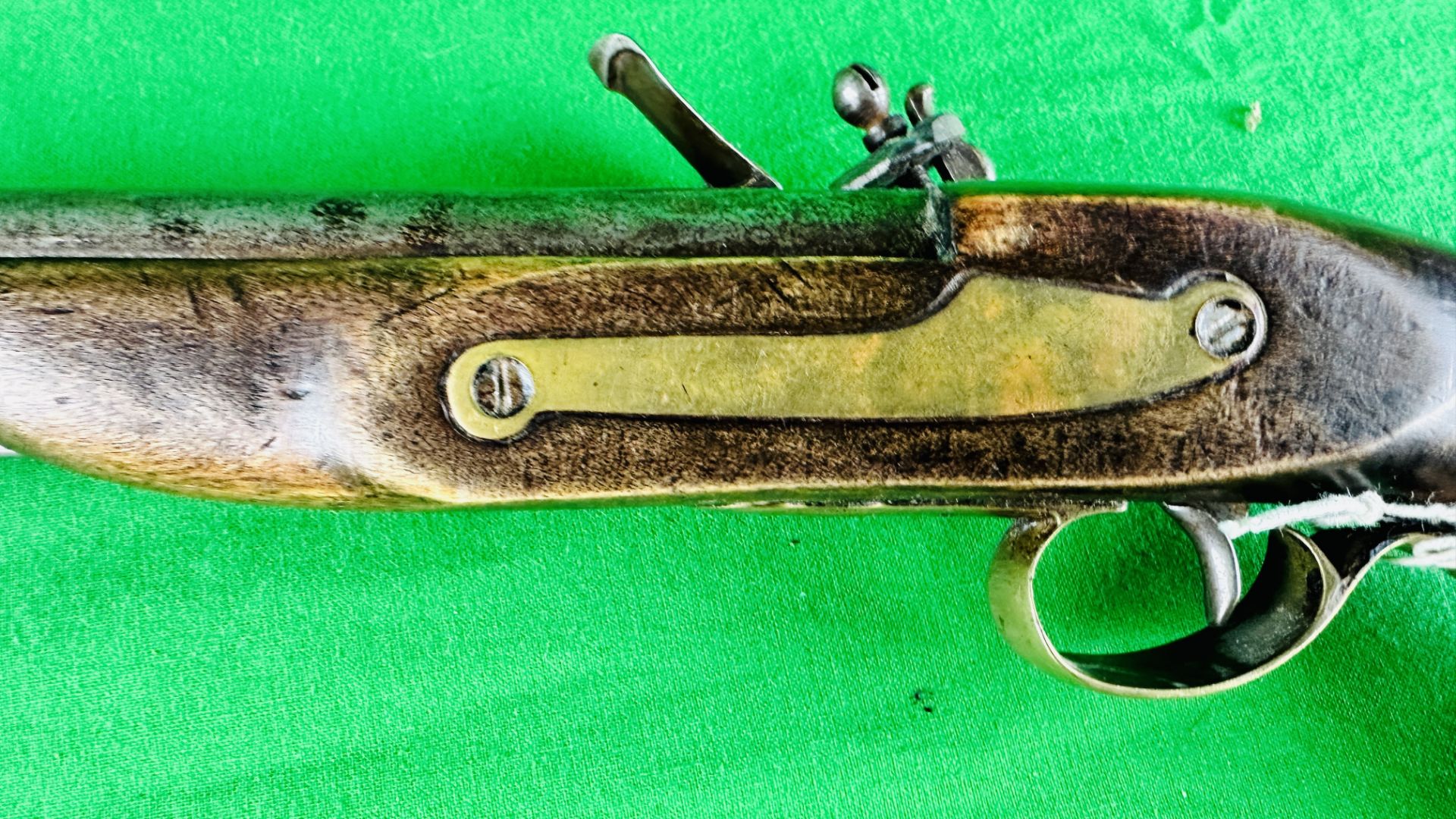 ANTIQUE CIRCA 1800 BRITISH MILITARY TOWER GR FLINTLOCK MUZZLE LOADING PISTOL, - Image 12 of 18