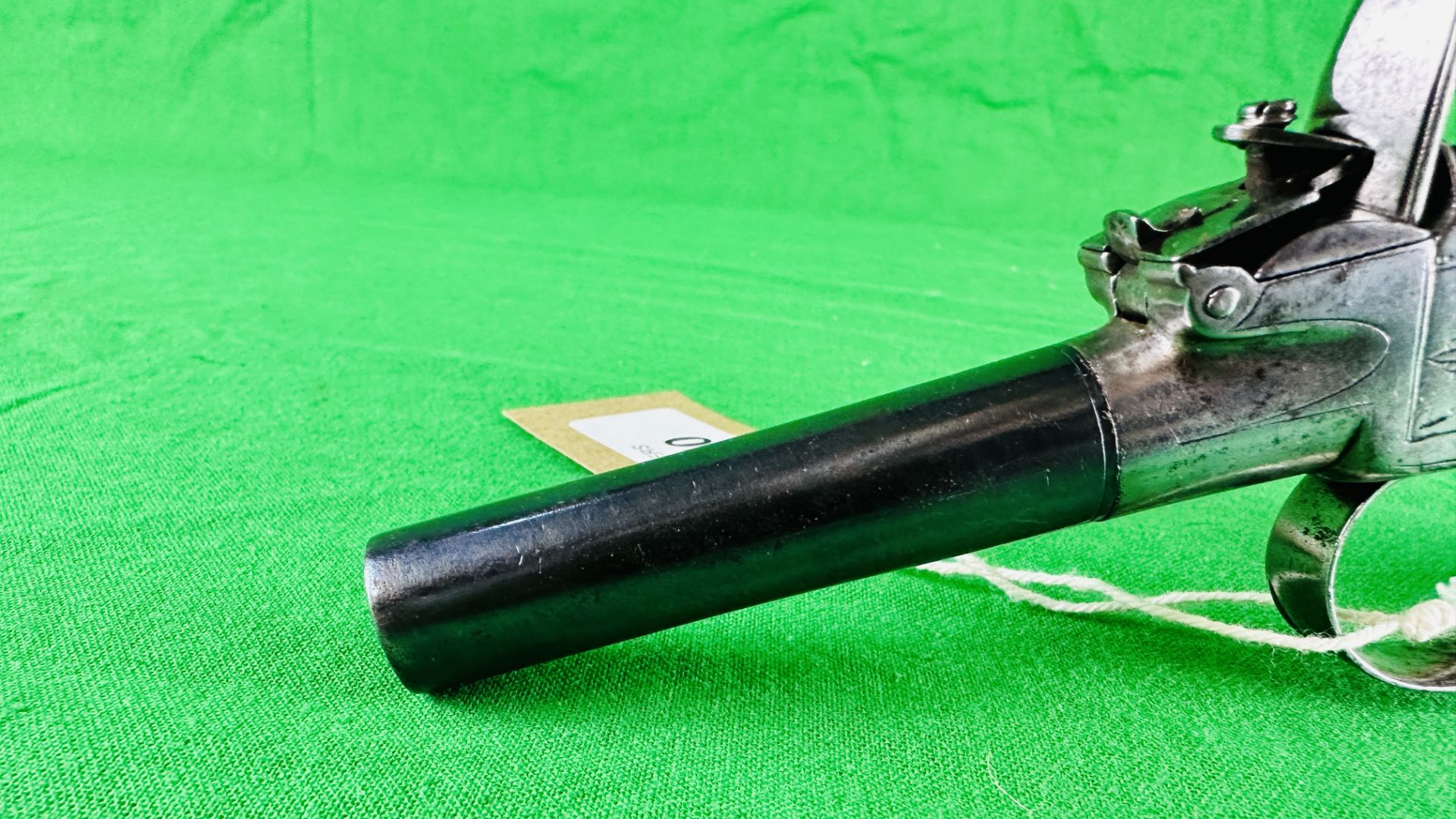 A GOOD QUALITY ENGLISH ANTIQUE SPENCER OF LONDON FLINTLOCK PISTOL WITH DETACHABLE BARREL, - Image 9 of 13