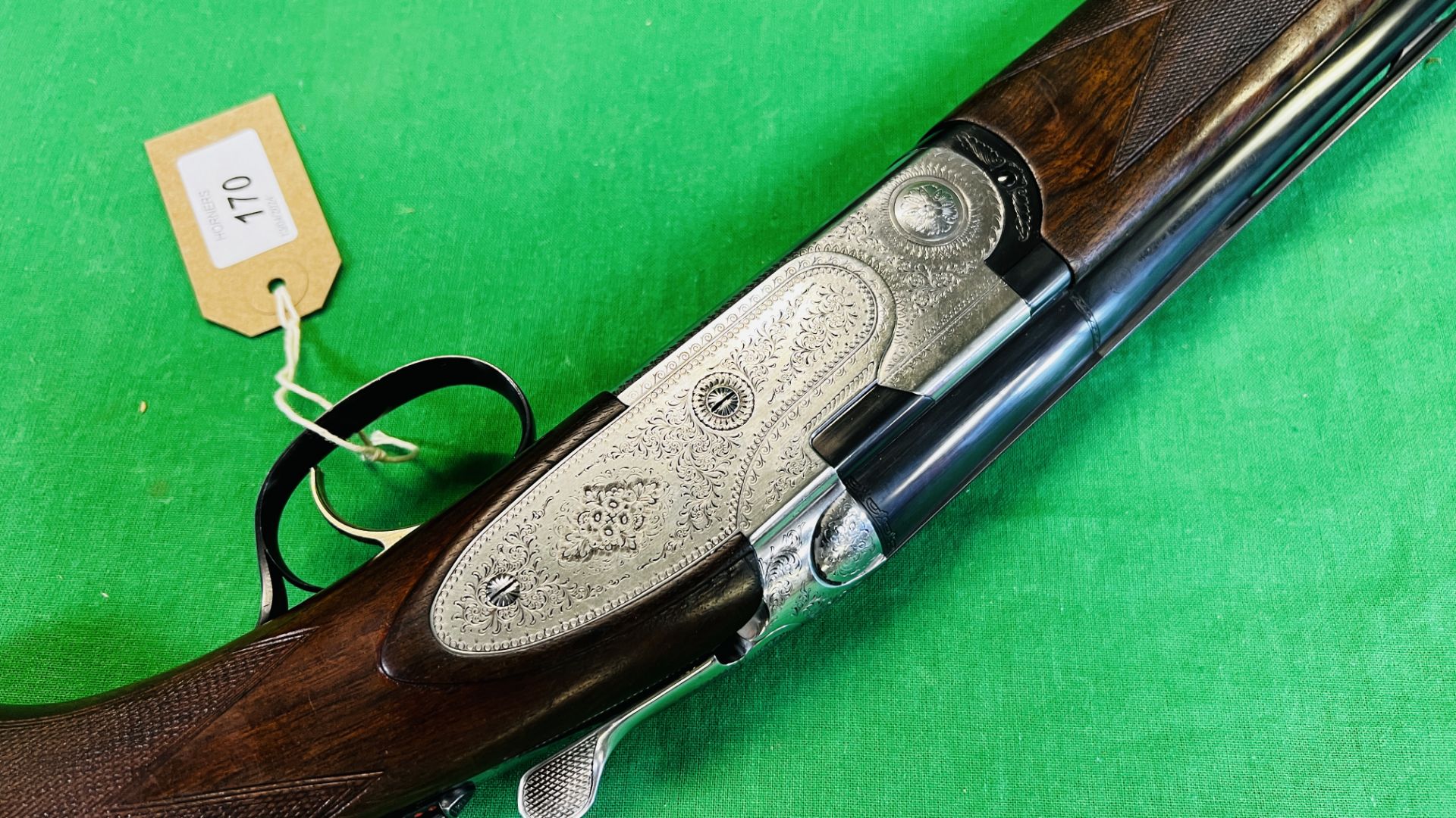 BERETTA 12 BORE OVER AND UNDER SHOTGUN #D48461B, 28" FIXED CHOKE BARRELS, ENGRAVED SIDE PLATE, - Image 10 of 36