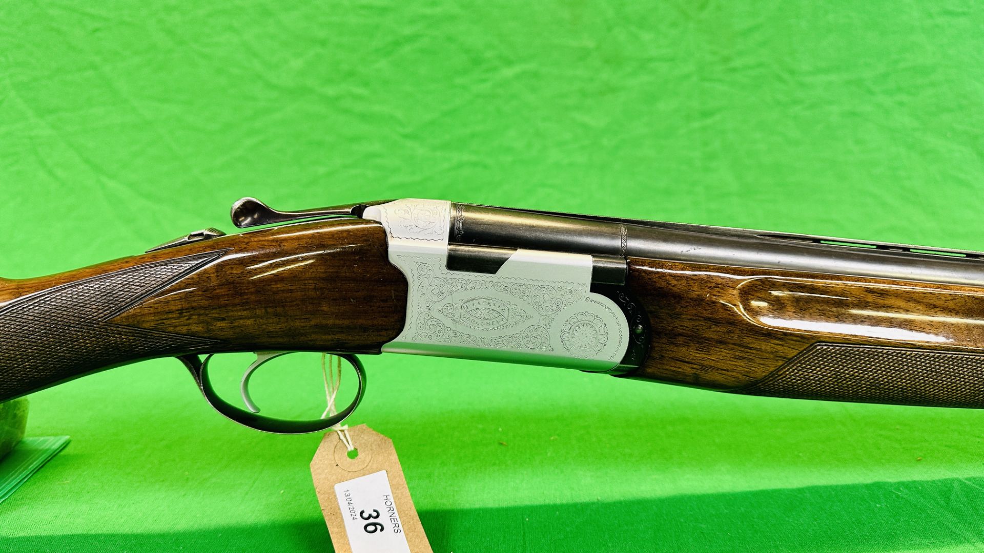 BERETTA 12 GAUGE OVER AND UNDER SHOTGUN #B270195B, MODEL S56E, 28" BARRELS, - Bild 2 aus 16