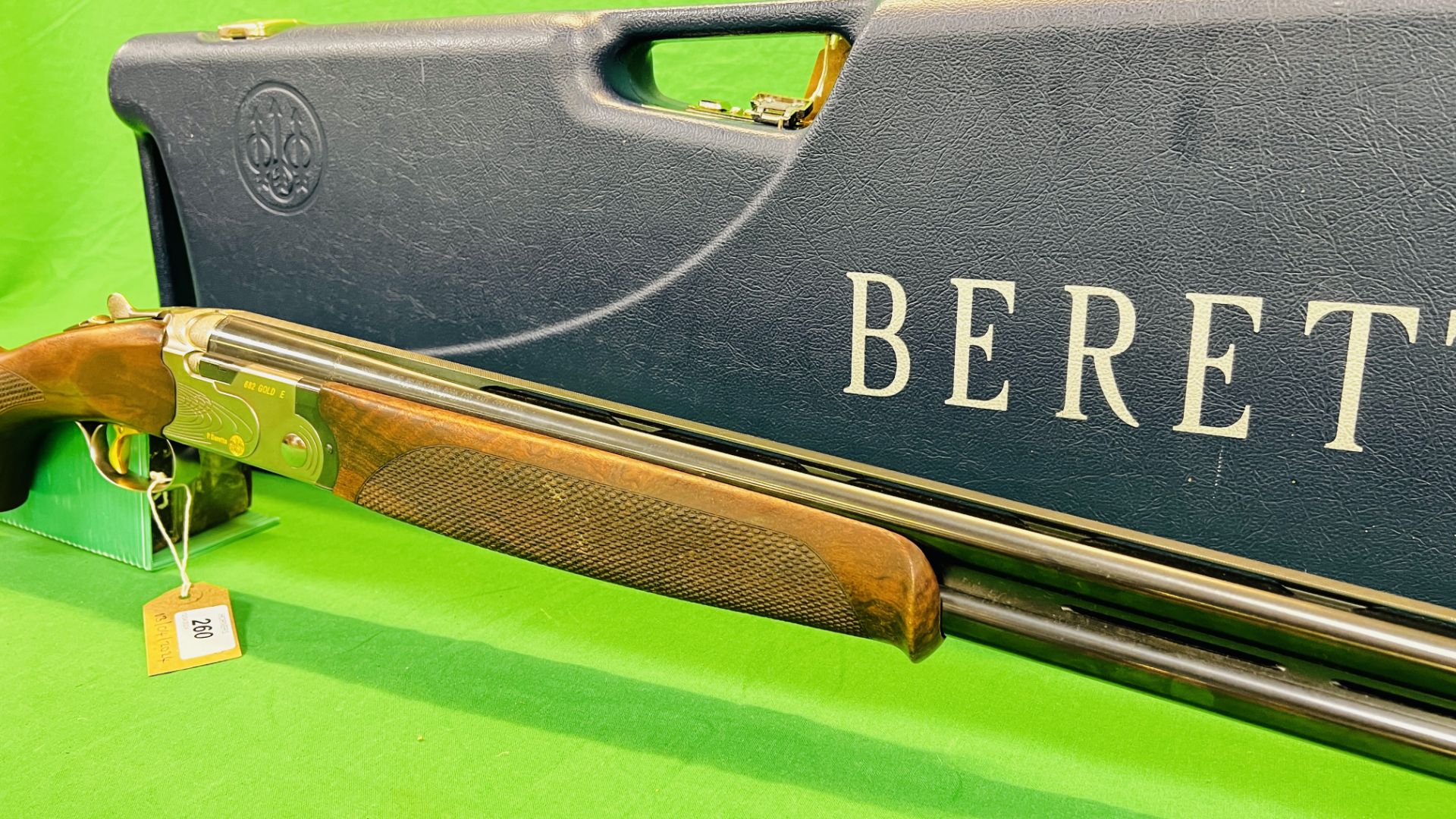 BERETTA 12 BORE OVER AND UNDER SHOTGUN 682 GOLD E, #P0120513, 30" MULTI CHOKE BARRELS, - Image 7 of 38