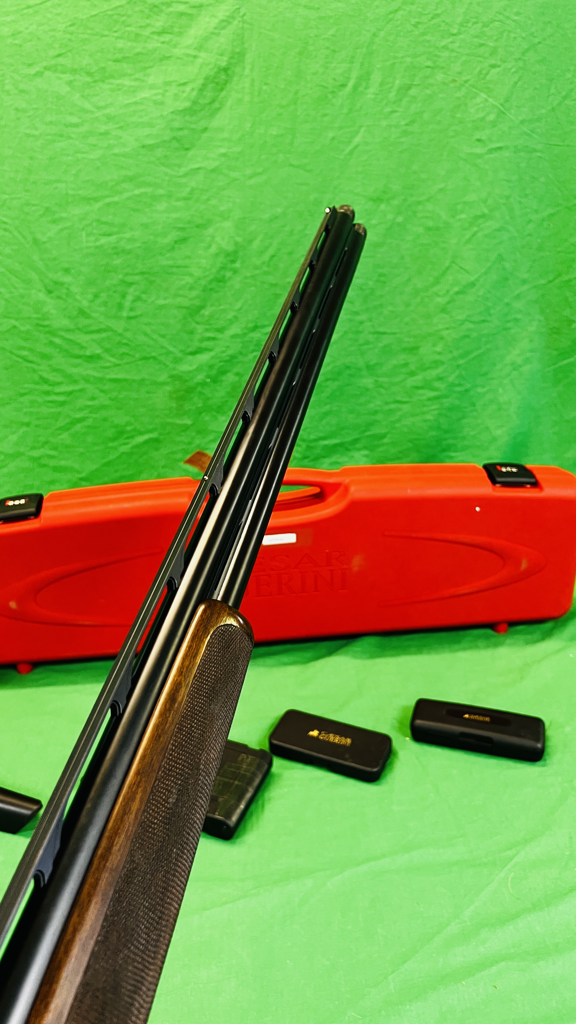 CAESAR GUERINI "SUMMIT" 12 GAUGE OVER AND UNDER SHOTGUN, 32 INCH BARRELS, - Image 27 of 43