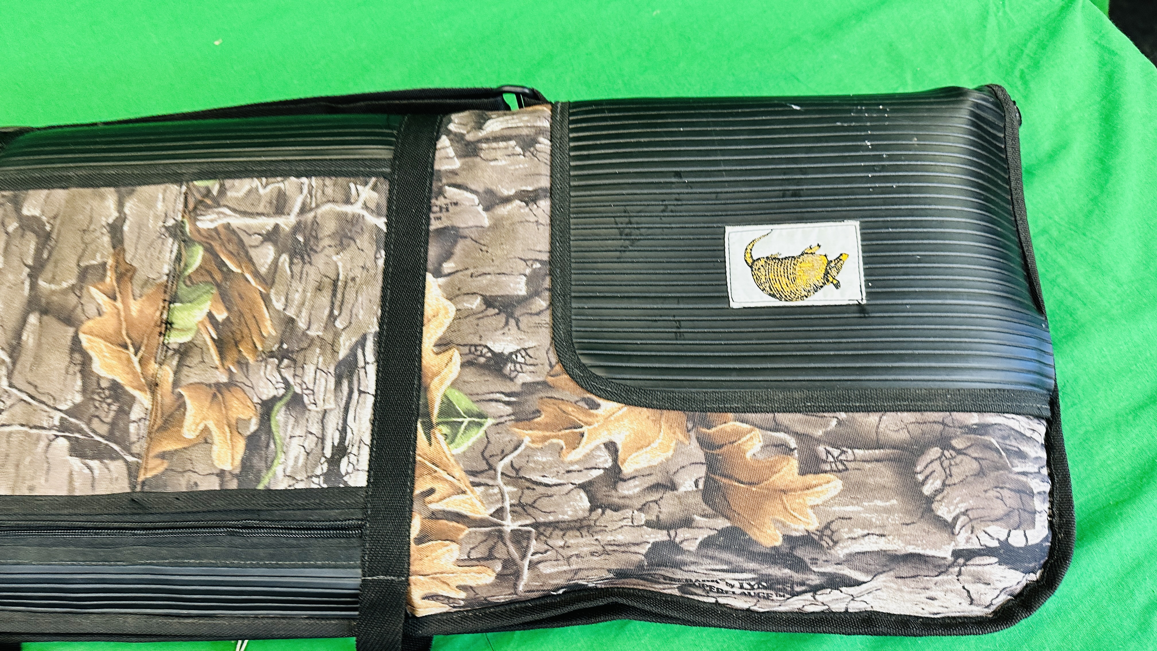 SIX CANVAS GUN SLIPS TO INCLUDE PADDED GUN GEAR PRODUCTS CAMO SLIP. - Image 3 of 9