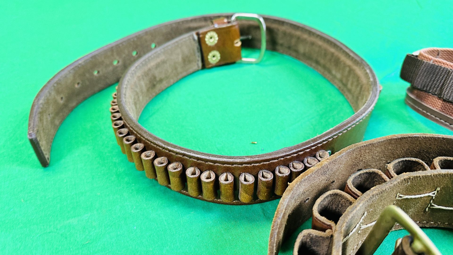 BOX CONTAINING GOOD QUALITY LEATHER CARTRIDGE BELTS / BULLET BELTS INCLUDING MARGETT, 12G, - Image 8 of 10