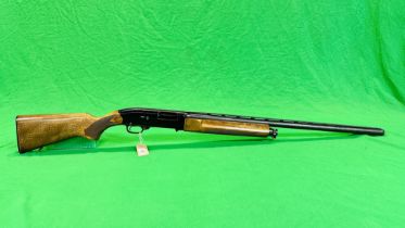 WINCHESTER 12 BORE SEMI AUTO 3 SHOT SHOTGUN #N960458 MULTI CHOKE 28" BARRELS - (REF: 1376) - (ALL