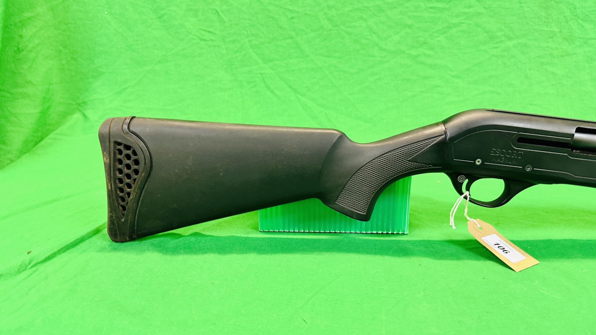 ESCORT MAGNUM 12 BORE SELF LOADING SHOTGUN #113819 + ACCESSORIES, - Image 3 of 15