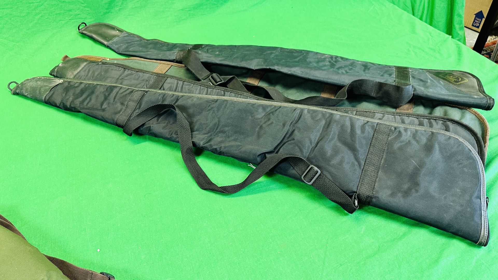 A GROUP OF EIGHT VARIOUS GUN SLIPS - GREEN AND BLACK CANVAS - Image 6 of 9