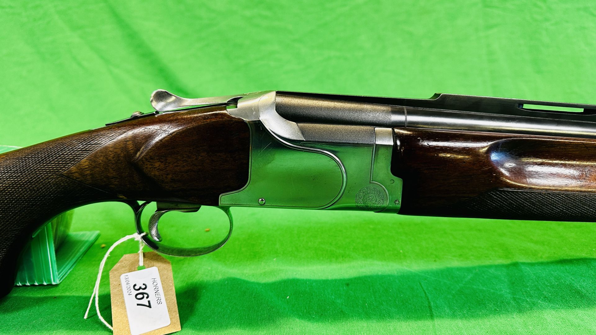 WINCHESTER MODEL 8500 TRAP 12 GAUGE OVER AND UNDER SHOTGUN 32 INCH MULTI CHOKE BARRELS WITH SET OF - Image 3 of 20