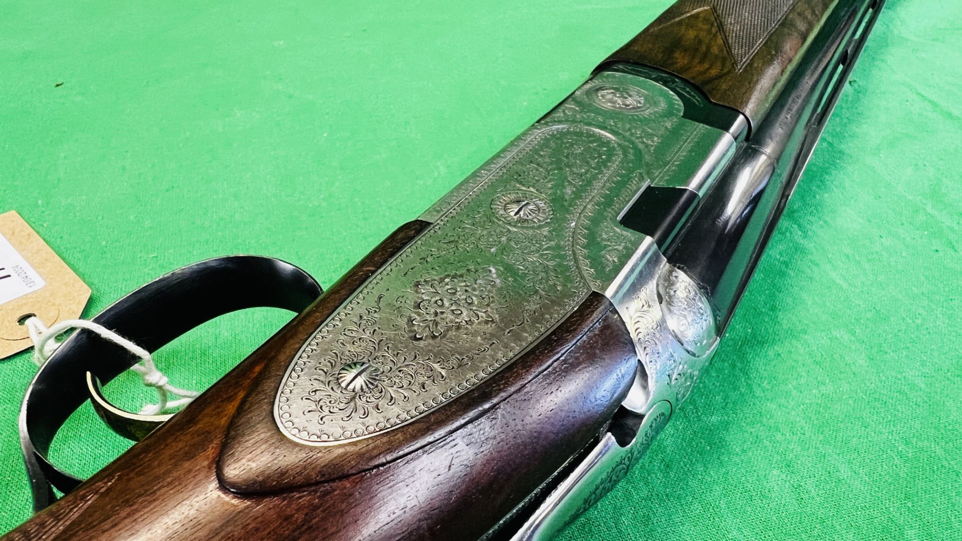 BERETTA 12 BORE OVER AND UNDER SHOTGUN #D48461B, 28" FIXED CHOKE BARRELS, ENGRAVED SIDE PLATE, - Image 12 of 36