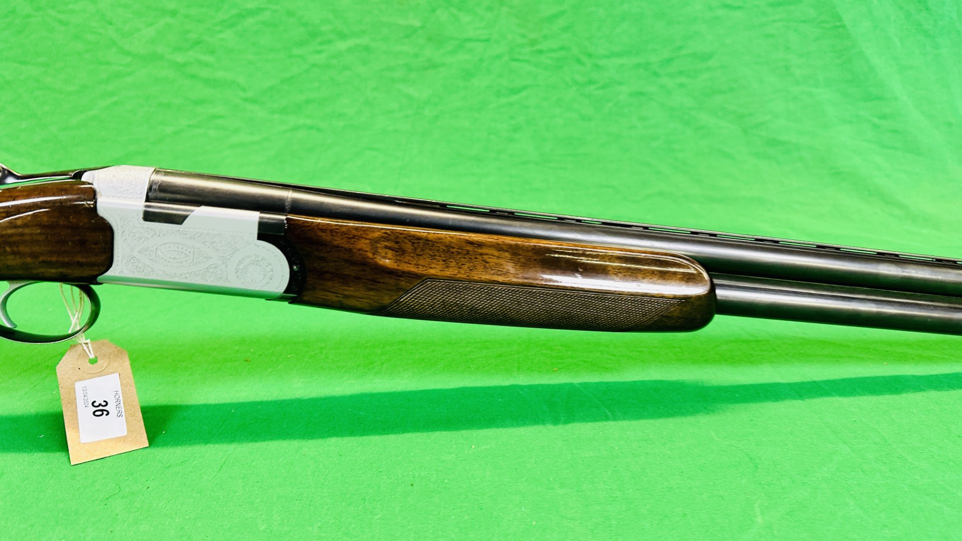 BERETTA 12 GAUGE OVER AND UNDER SHOTGUN #B270195B, MODEL S56E, 28" BARRELS, - Bild 5 aus 16