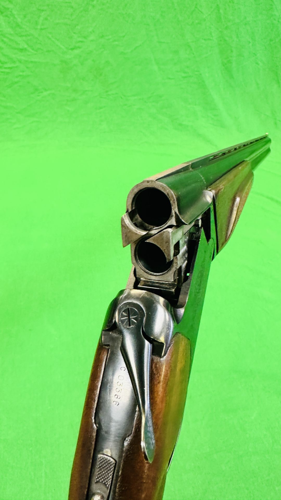 OVER AND UNDER 12 BORE BAIKAL SHOTGUN CO3386 - (REF: 1390) - (ALL GUNS TO BE INSPECTED AND - Bild 9 aus 12