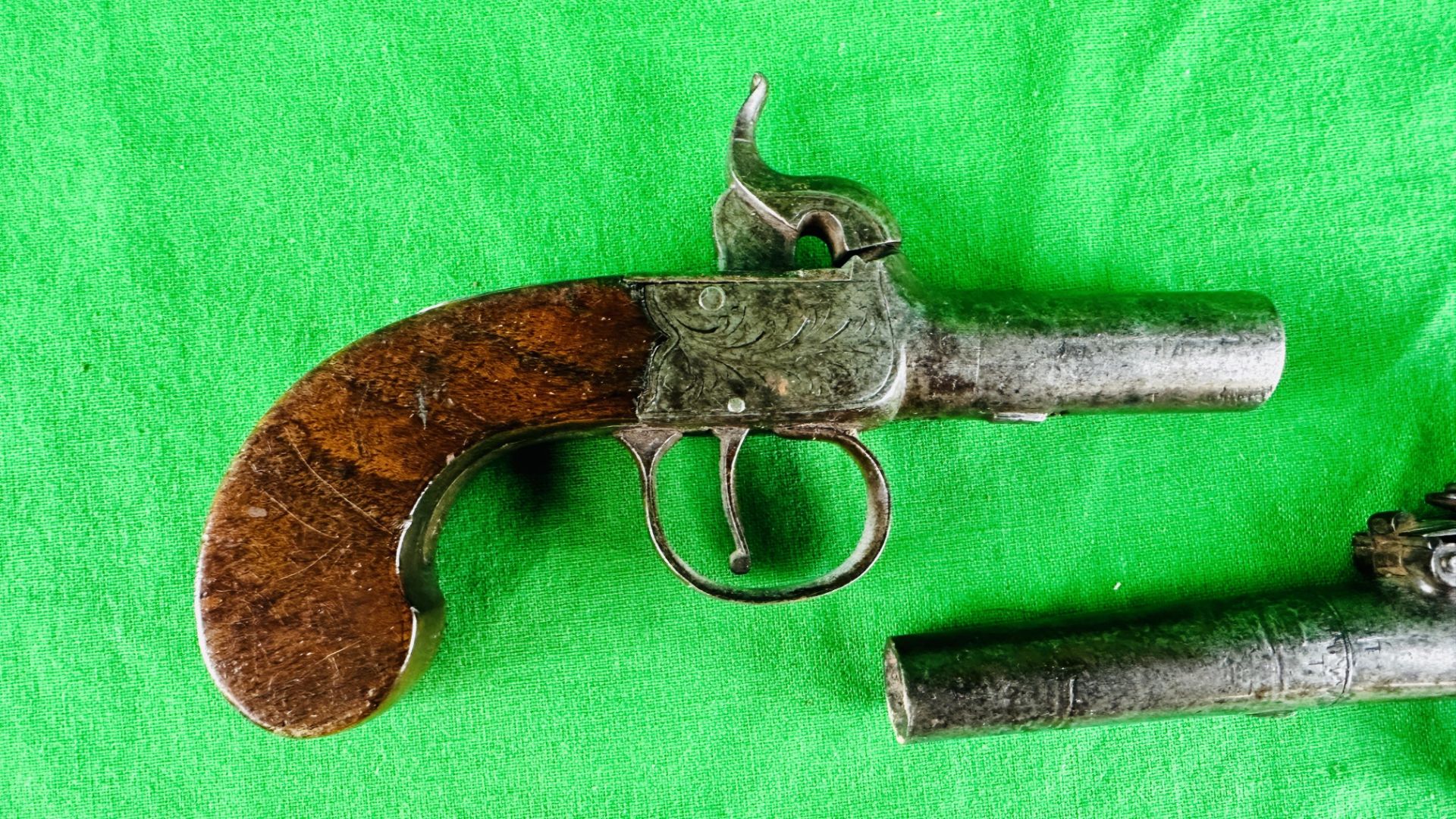 3 ANTIQUE PISTOLS TO INCLUDE ENGLISH MAKE PERCUSSION & ARCHER LONDON FLINT LOCK - (ALL GUNS TO BE - Image 4 of 7