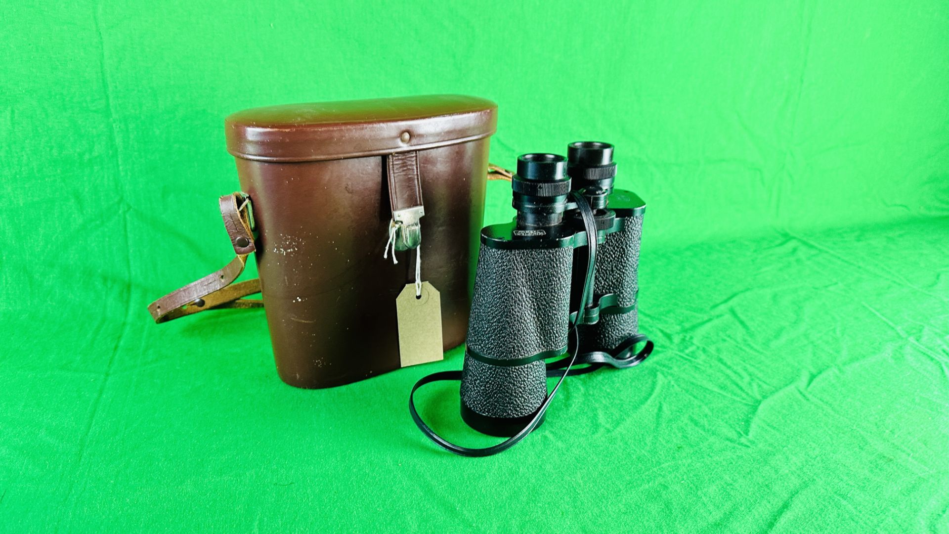 PAIR OF CARL ZEISS JENOPTEM 7X50 W BINOCULARS IN LEATHERED CASE - Bild 4 aus 4