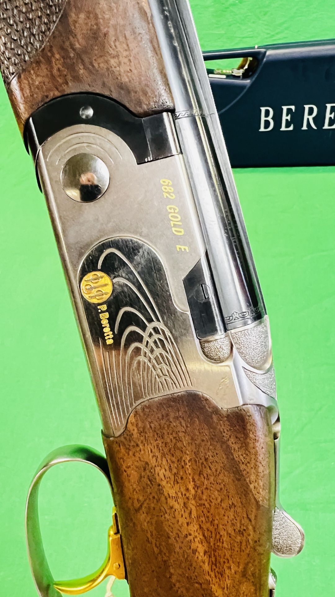 BERETTA 12 BORE OVER AND UNDER SHOTGUN 682 GOLD E, #P0120513, 30" MULTI CHOKE BARRELS, - Image 13 of 38