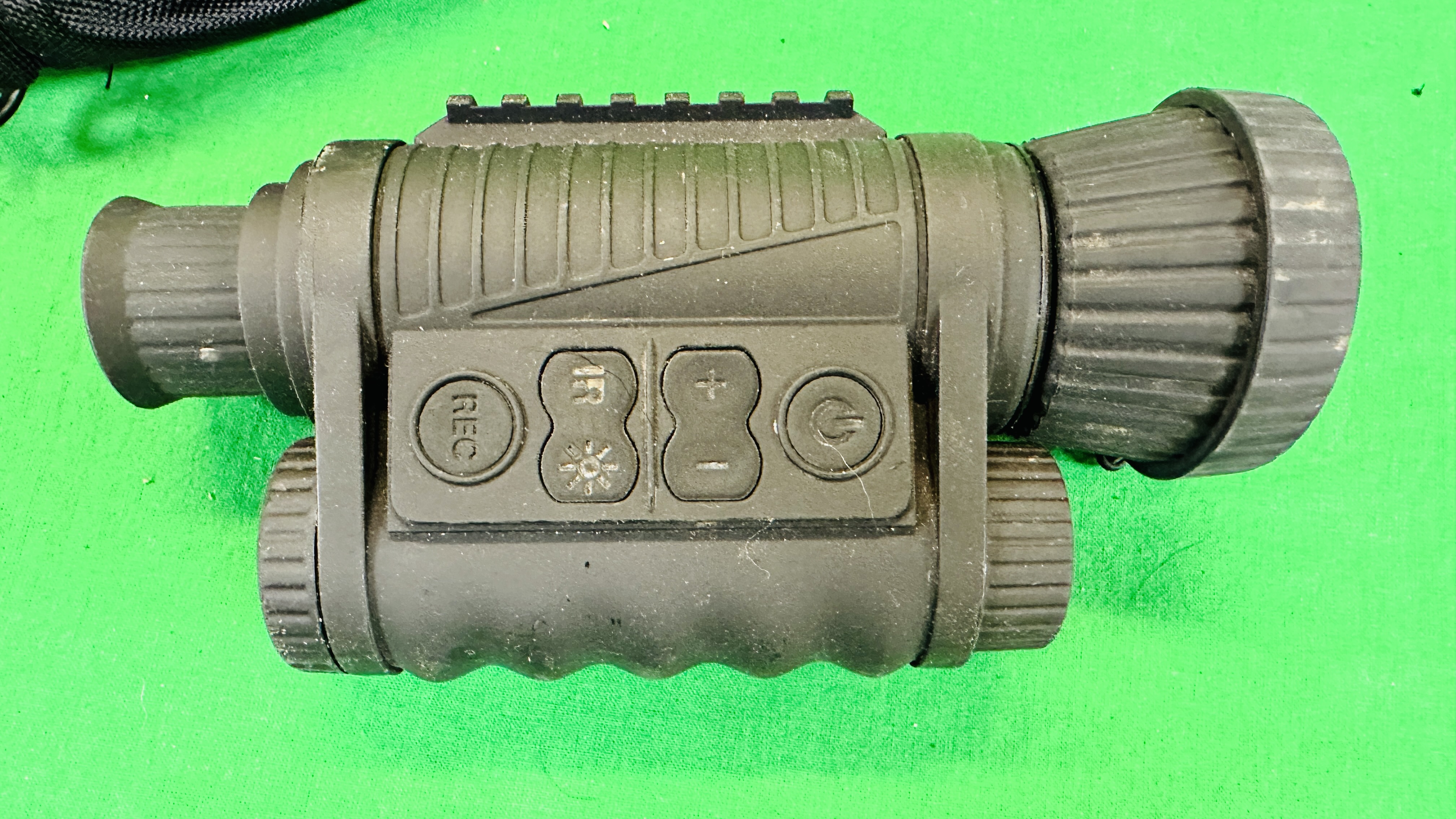 L SHINE LS 650 MULTIFUNCTIONAL NIGHT VISION 6X50 SIGHT. - Image 2 of 5