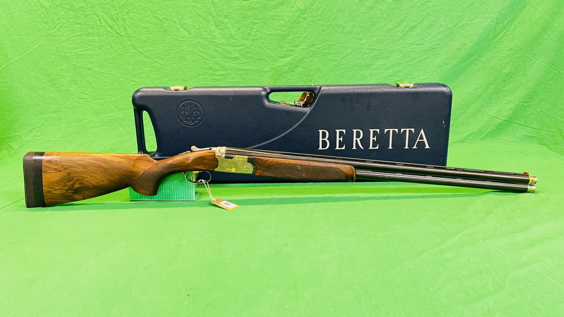 BERETTA 12 BORE OVER AND UNDER SHOTGUN 682 GOLD E, #P0120513, 30" MULTI CHOKE BARRELS,