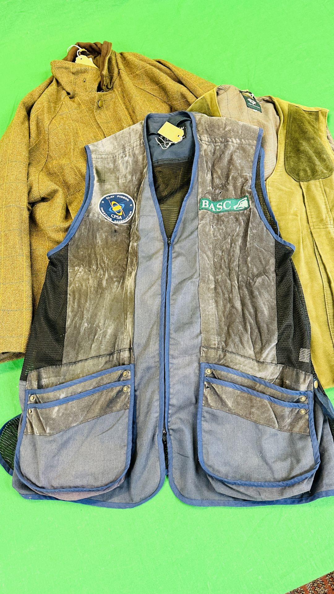 3 PIECES OF SHOOTING CLOTHING TO INCLUDE GRASS ROOTS MOLE SKIN WAISTCOAT, - Image 2 of 13