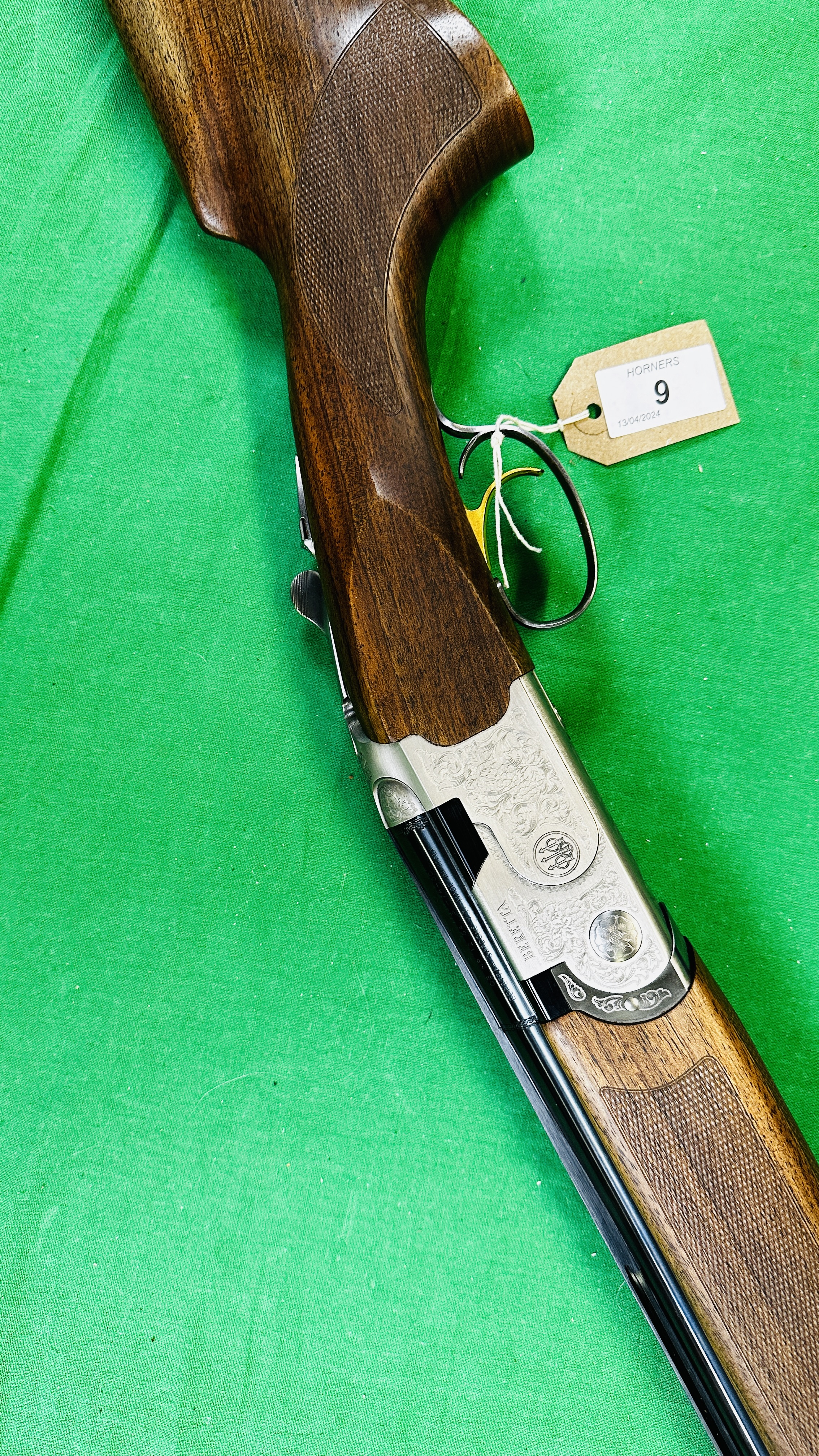 BERETTA 12 GAUGE OVER AND UNDER SHOTGUN MODEL 686 SILVER PIGEON / SPORTING, - Bild 17 aus 29