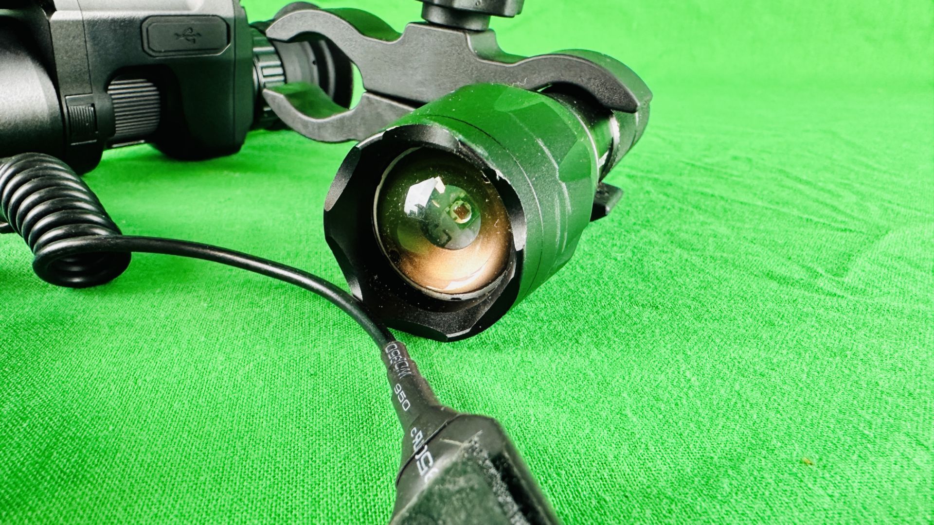 PARD DIGITAL NIGHT VISION SCOPE MODEL NV007V COMPLETE WITH CHARGER PLUS WESLITE RED LIGHT TORCH. - Image 7 of 13