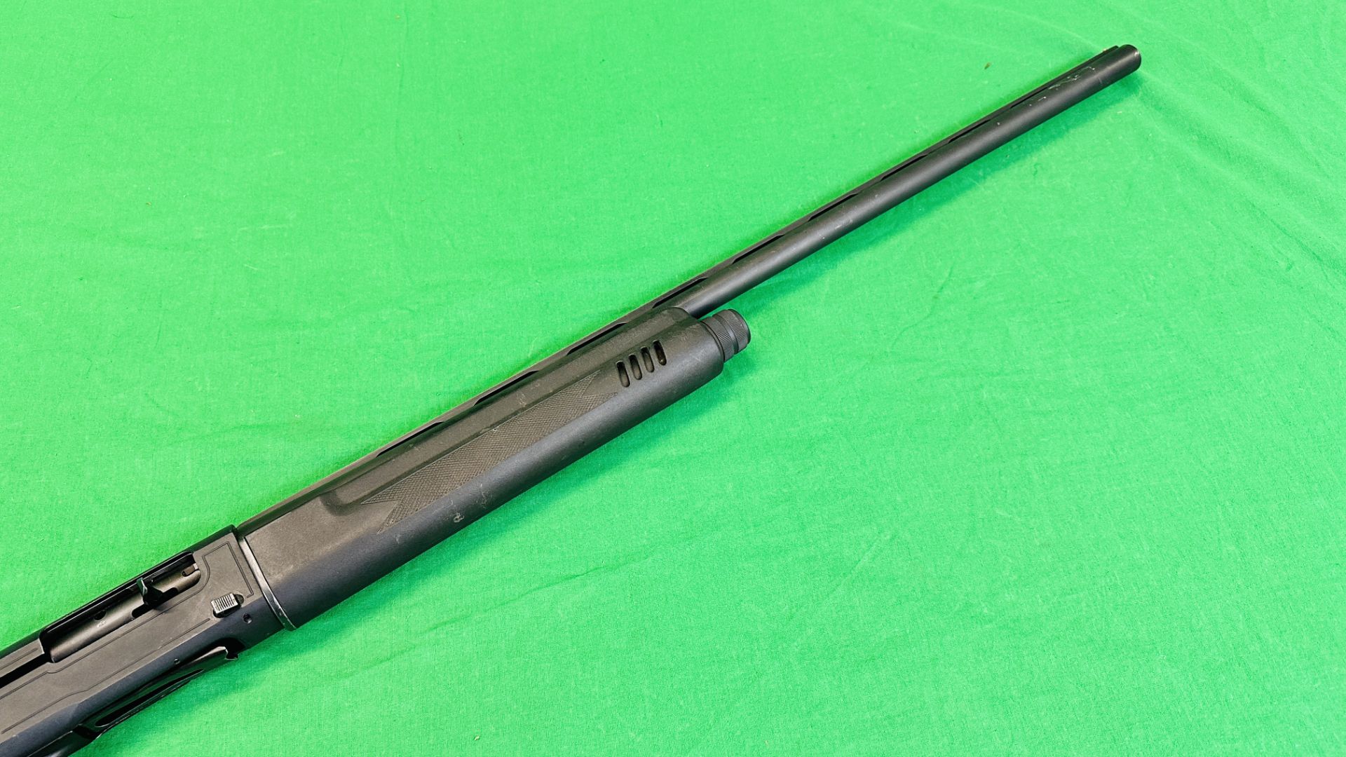 ESCORT MAGNUM 12 BORE SELF LOADING SHOTGUN #113819 + ACCESSORIES, - Image 9 of 15