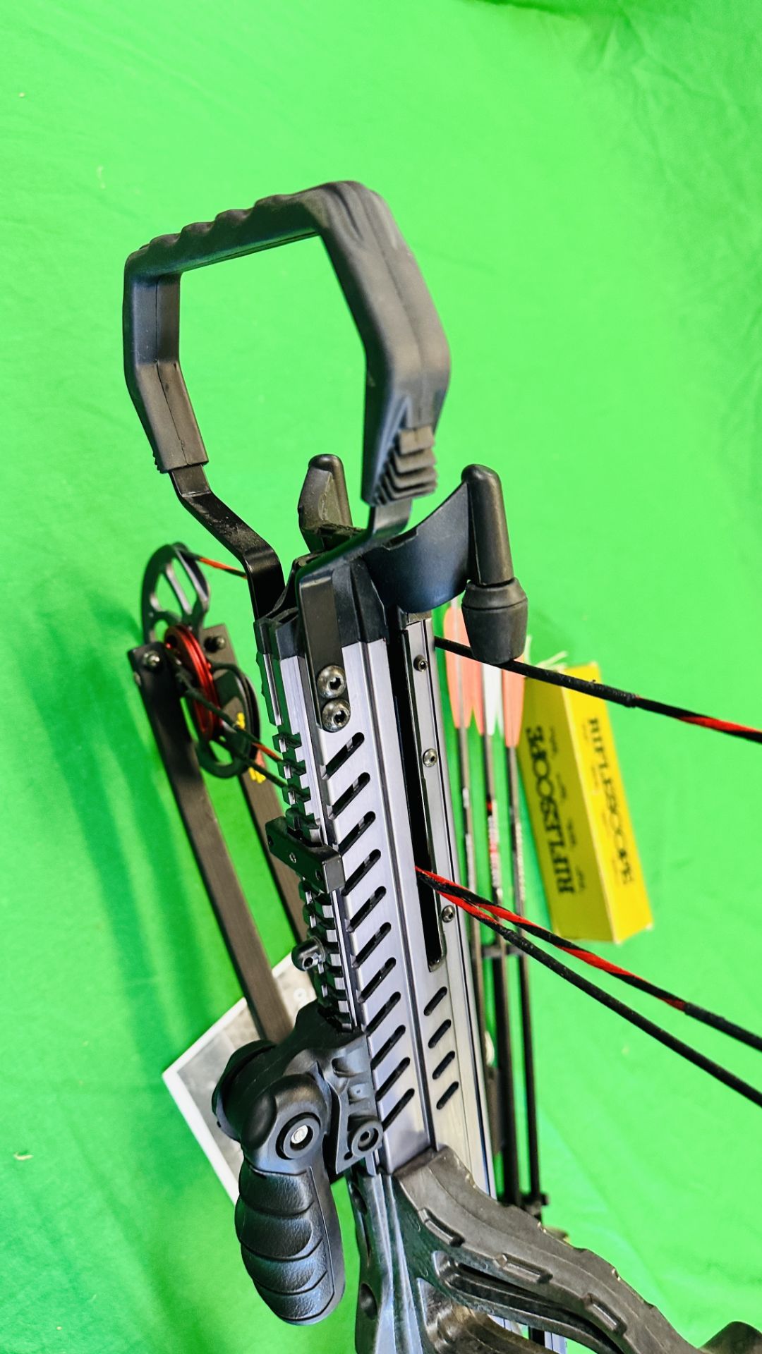 BARNETT "VENGANCE" COMPOUND CROSSBOW COMPLETE WITH THREE CARBON FIBRE CROSSBOW BOLTS, QUIVER, - Image 33 of 35